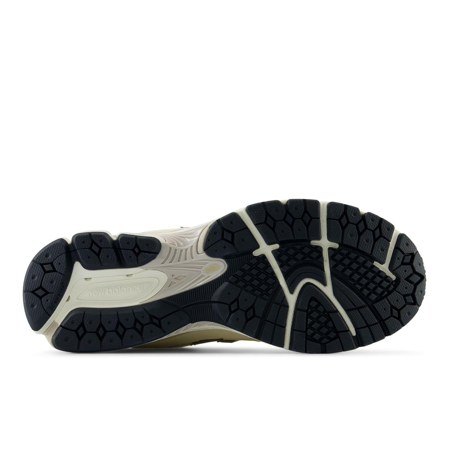 Cream - New Balance - 2002R Trainers - 6