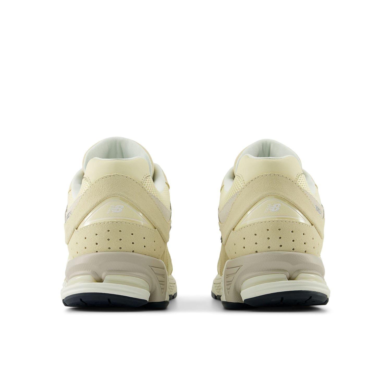 Cream - New Balance - 2002R Trainers - 7