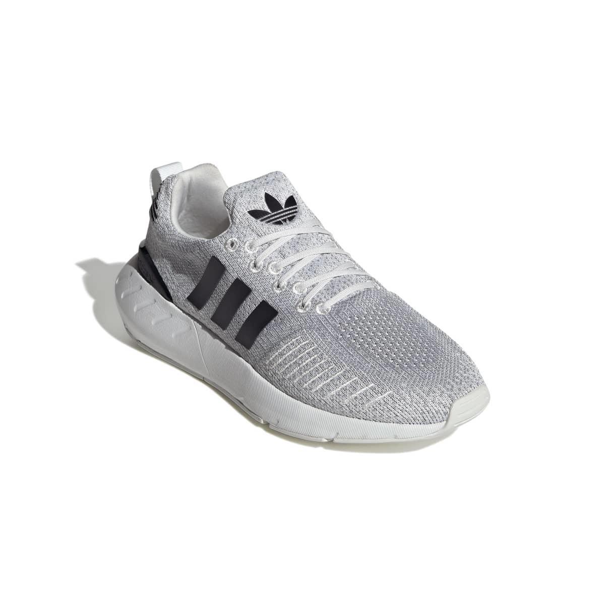 White Black - adidas Originals - Swift Run 22 Trainers - 3