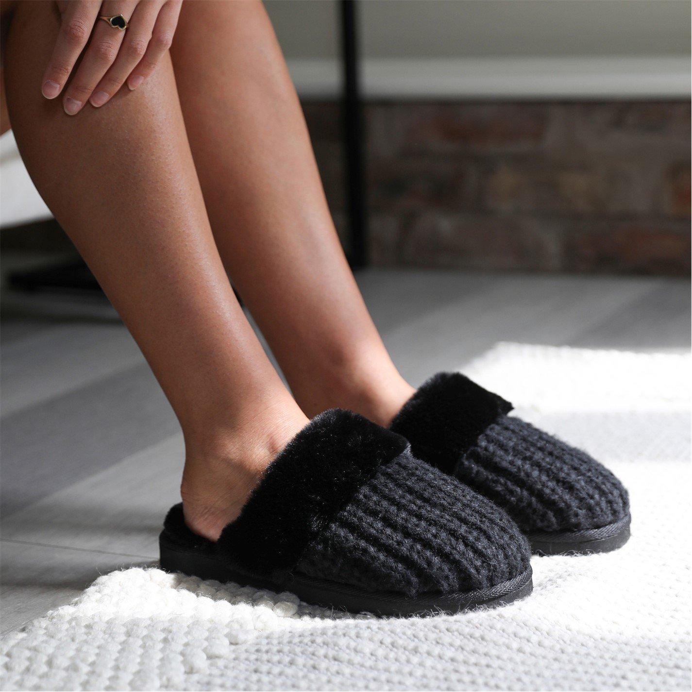 Black Yarn - Wheres That From - Slip On Knitted Slippers With Fur Trim - 5