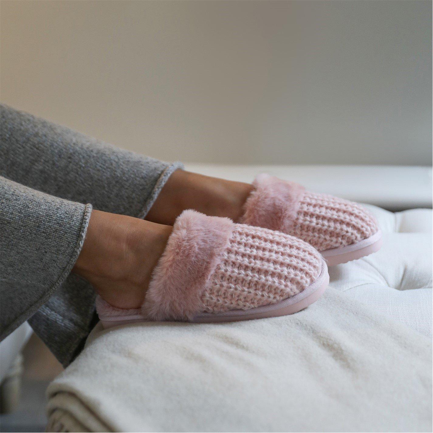 Lightpinkyarn - Wheres That From - Slip On Knitted Slippers With Fur Trim - 5