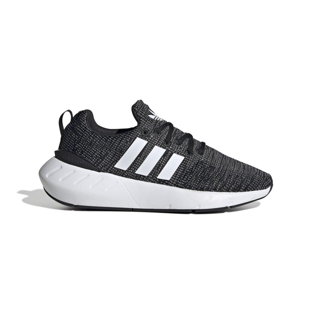 Black-White - adidas Originals - Swift Run 22 Trainers - 1