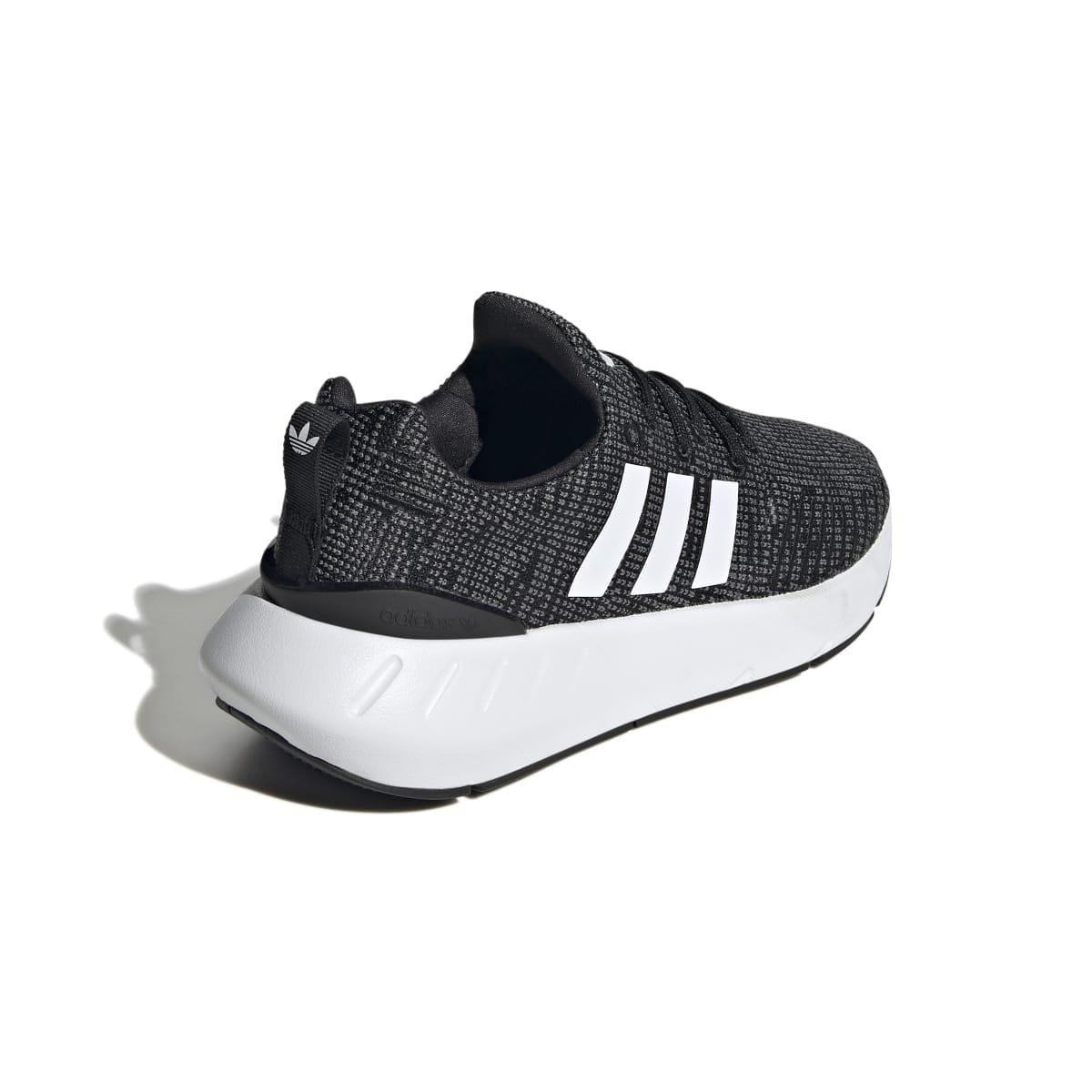 Black-White - adidas Originals - Swift Run 22 Trainers - 7