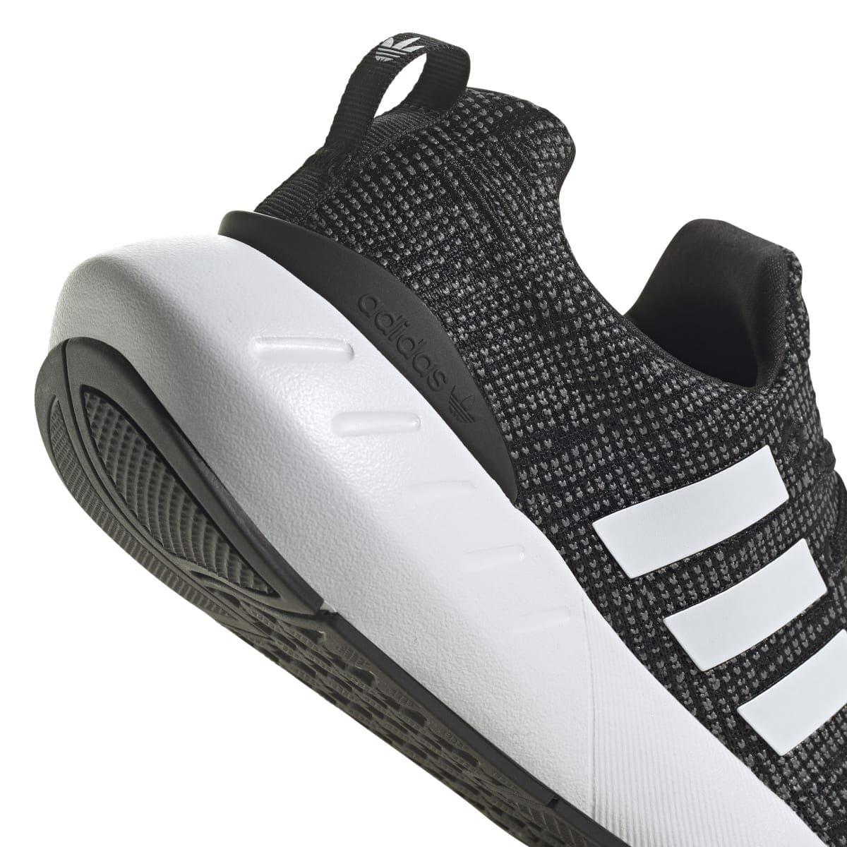 Black-White - adidas Originals - Swift Run 22 Trainers - 9