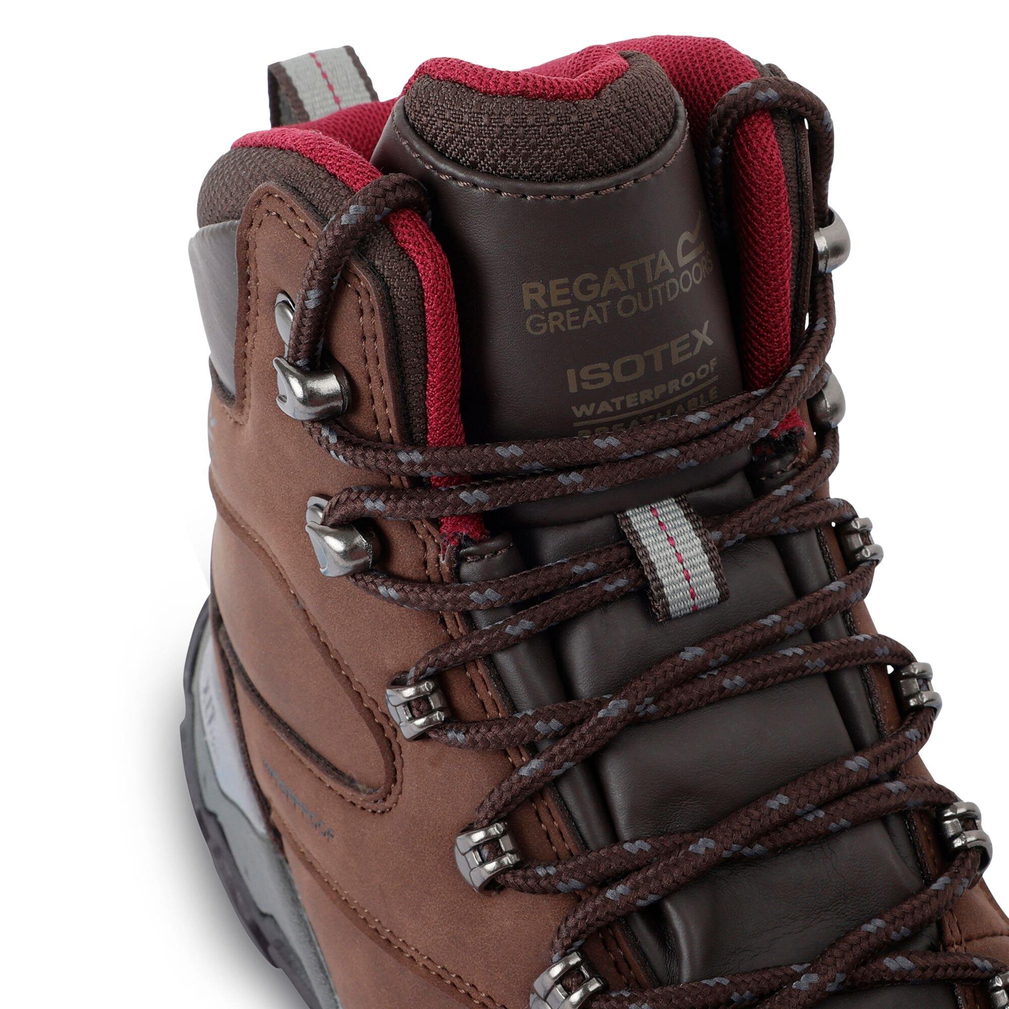 Chestnut - Regatta - Womens Holcombe Class - 12