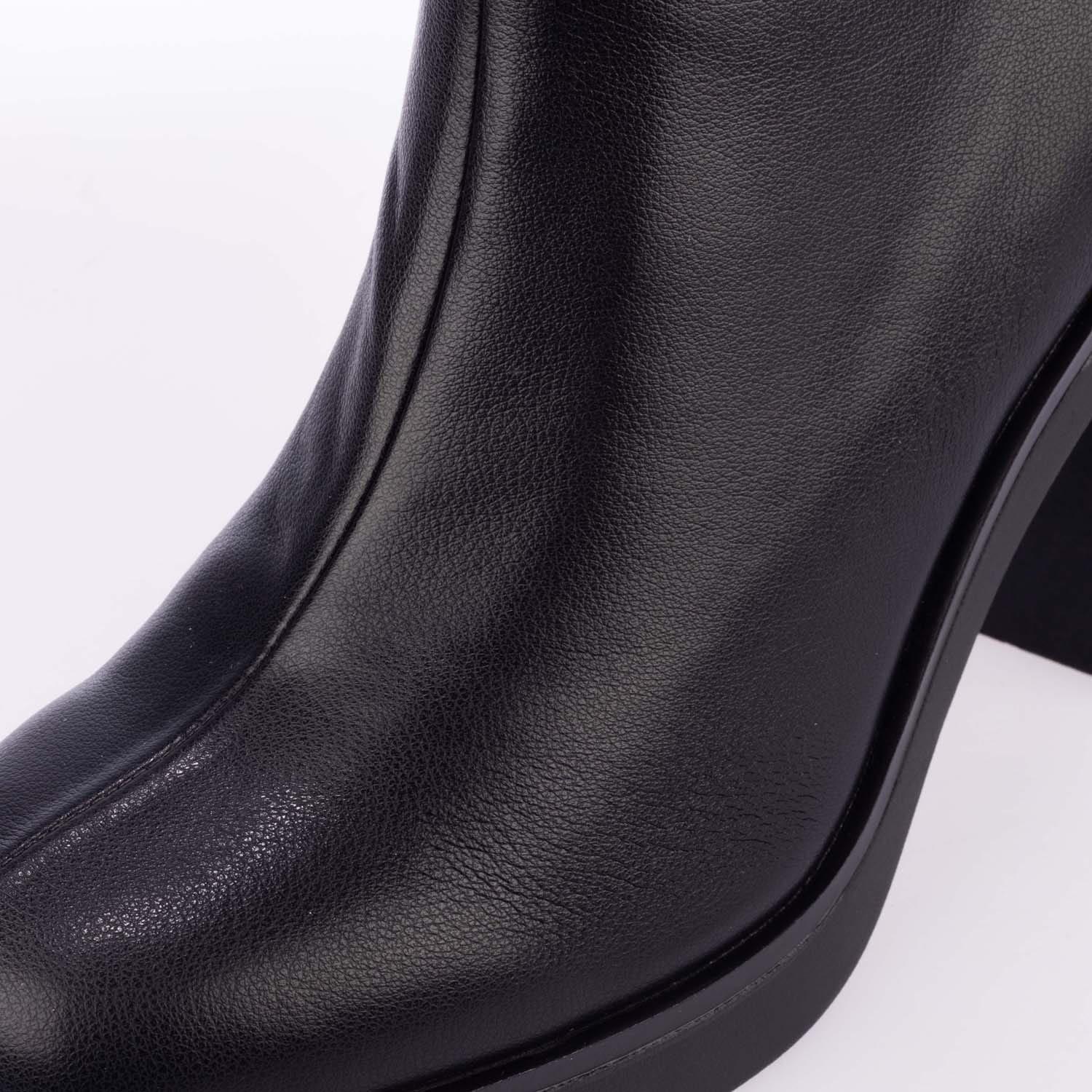 Black - Steve Madden - Mesmerize Block Heel Boot - 6