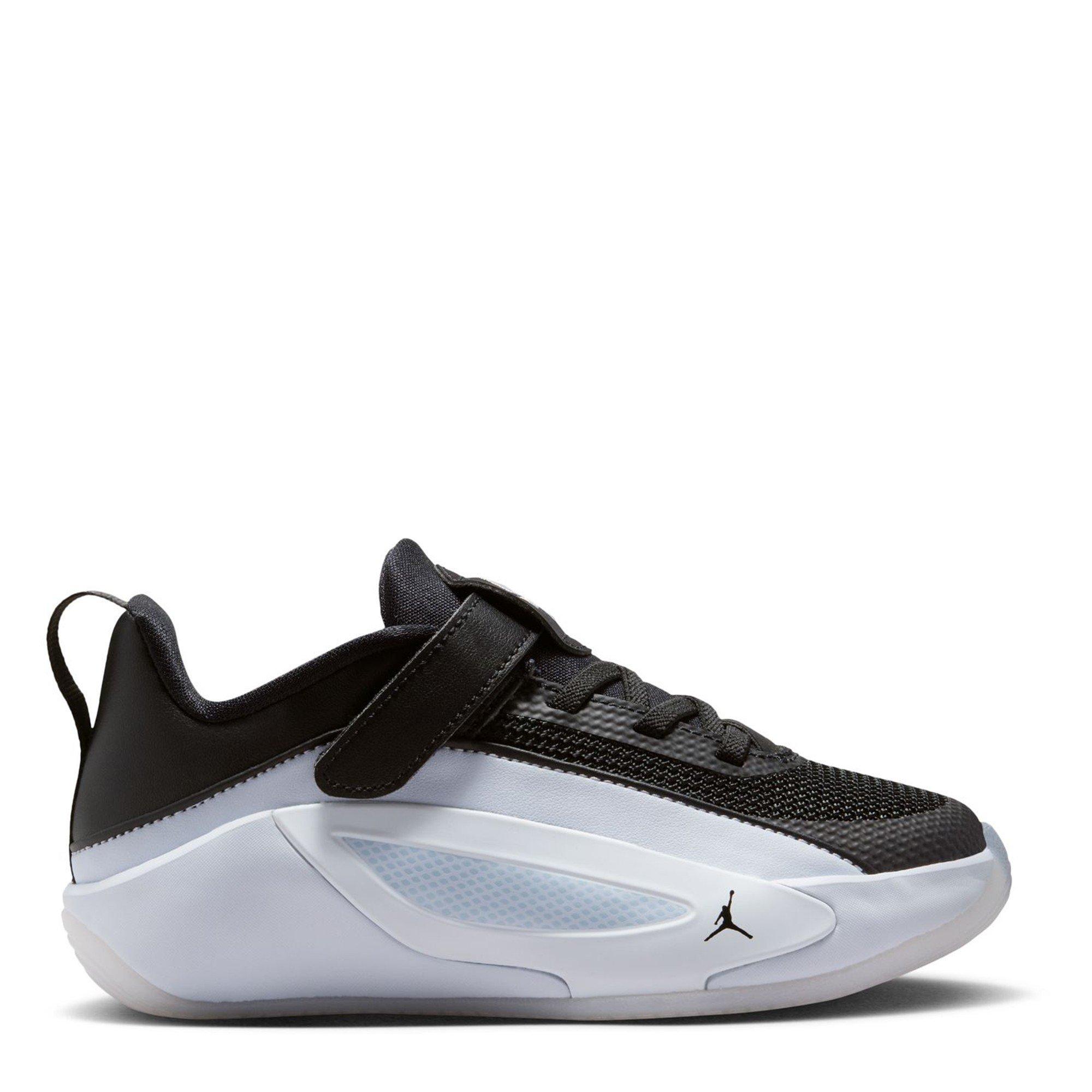 Air Jordan Boys Kids' Basketball Trainers - Black/White - C12 (30)