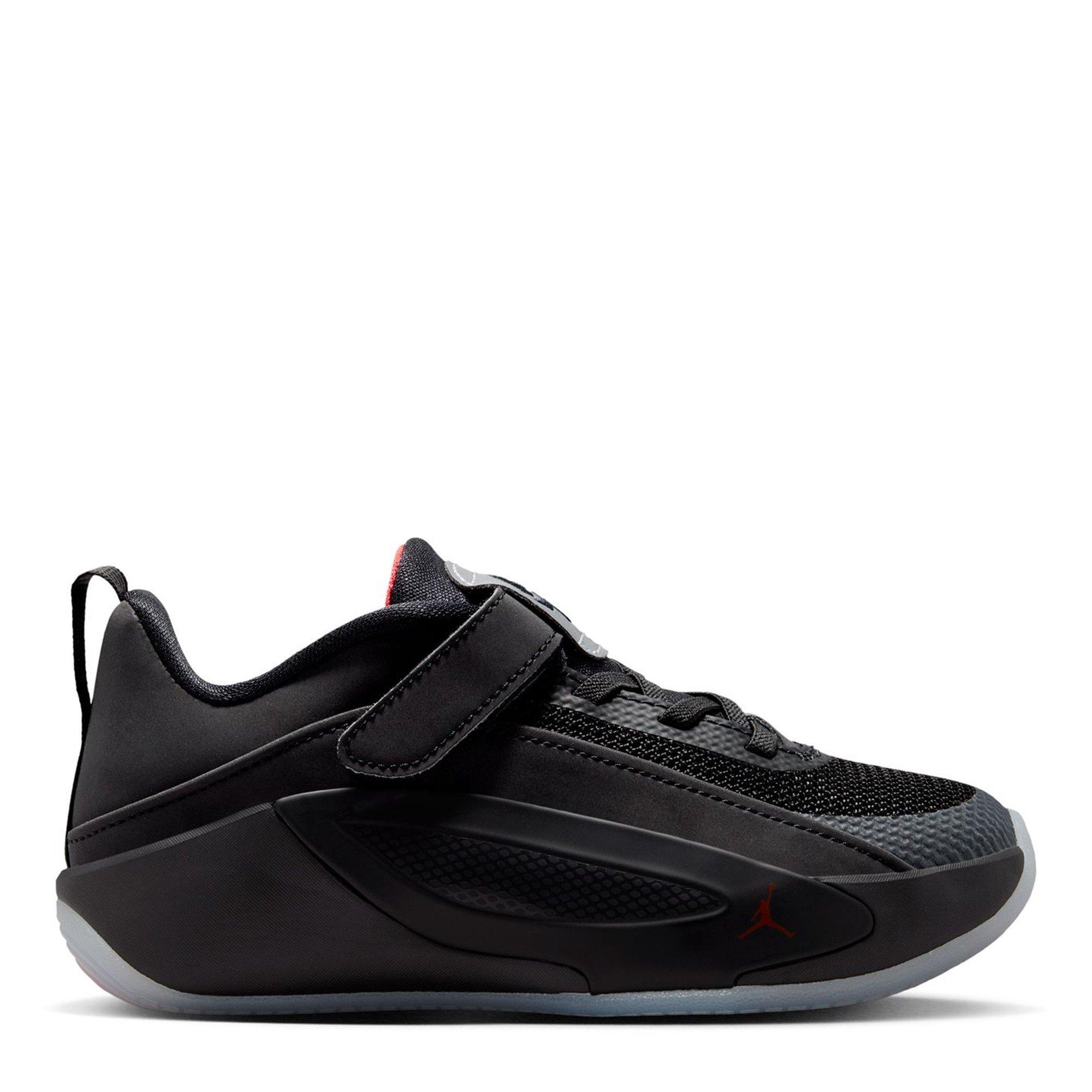 Air Jordan Boys Kids' Basketball Trainers - Black/Crimson - C12 (30)