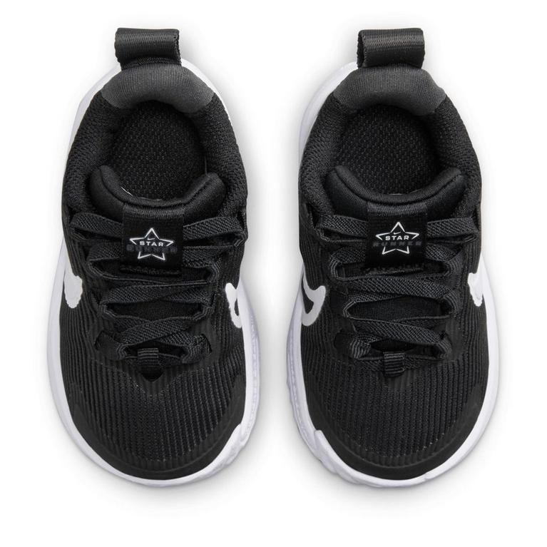 Noir/Blanc - Nike - Detail of Oprah Winfrey s metallic sneakers - 5