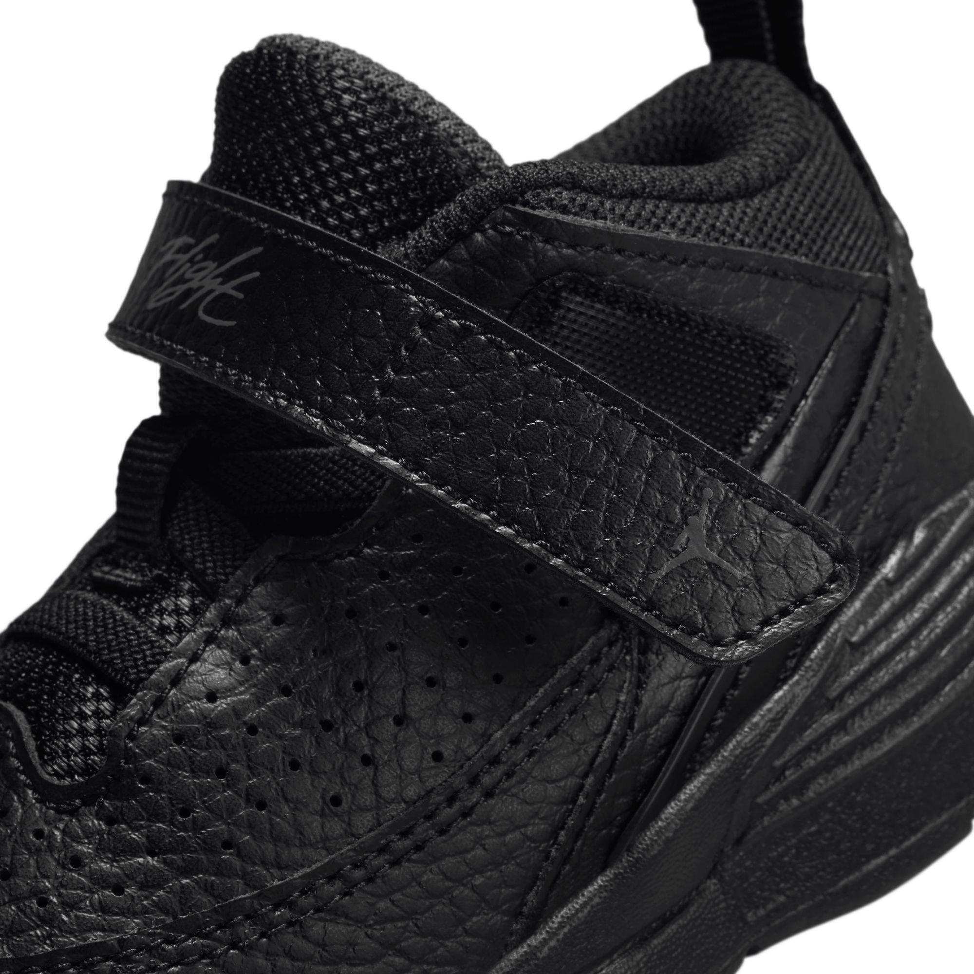 air jordan max aura 2 junior trainers