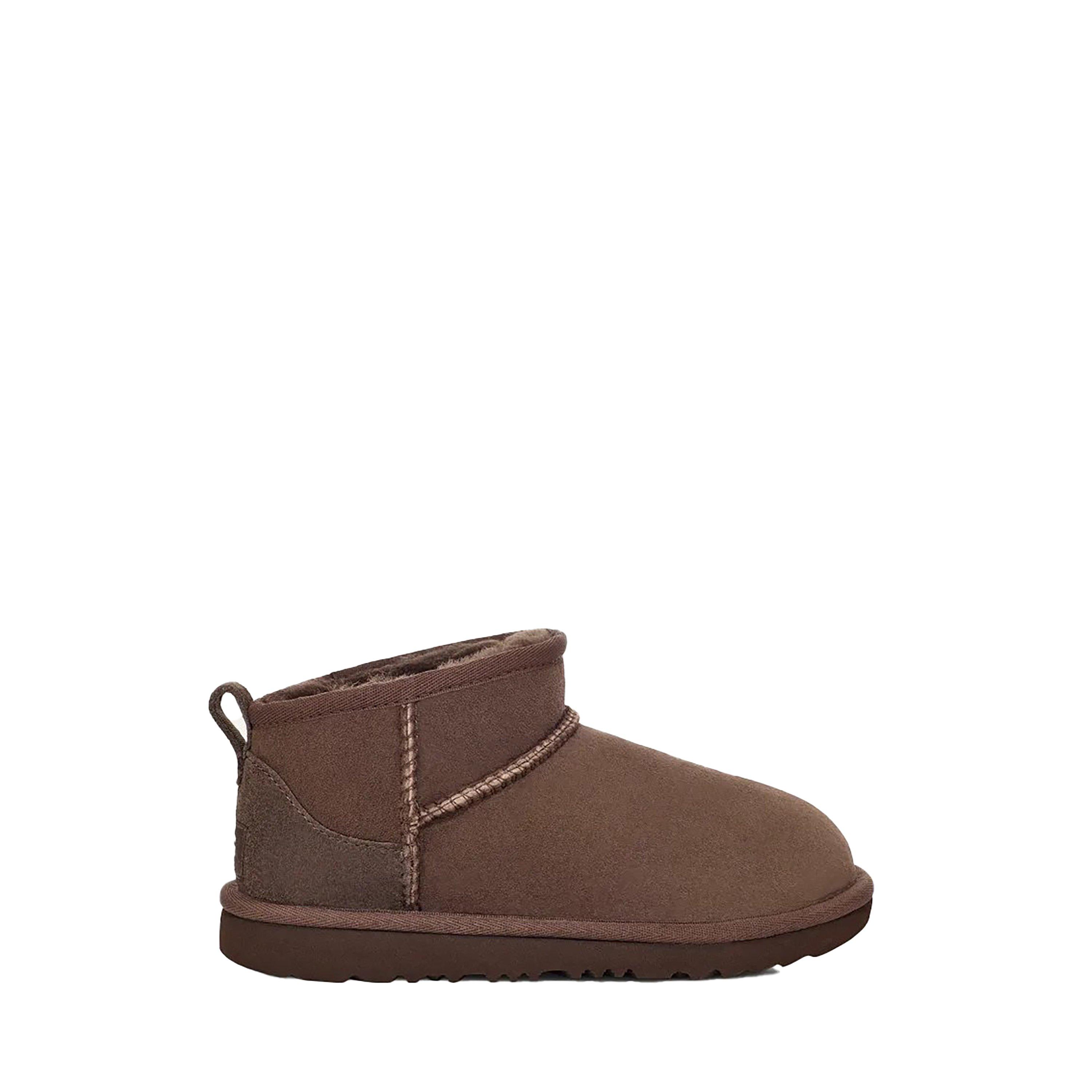 NEW WITH TAGS UGG australia factory boys boots