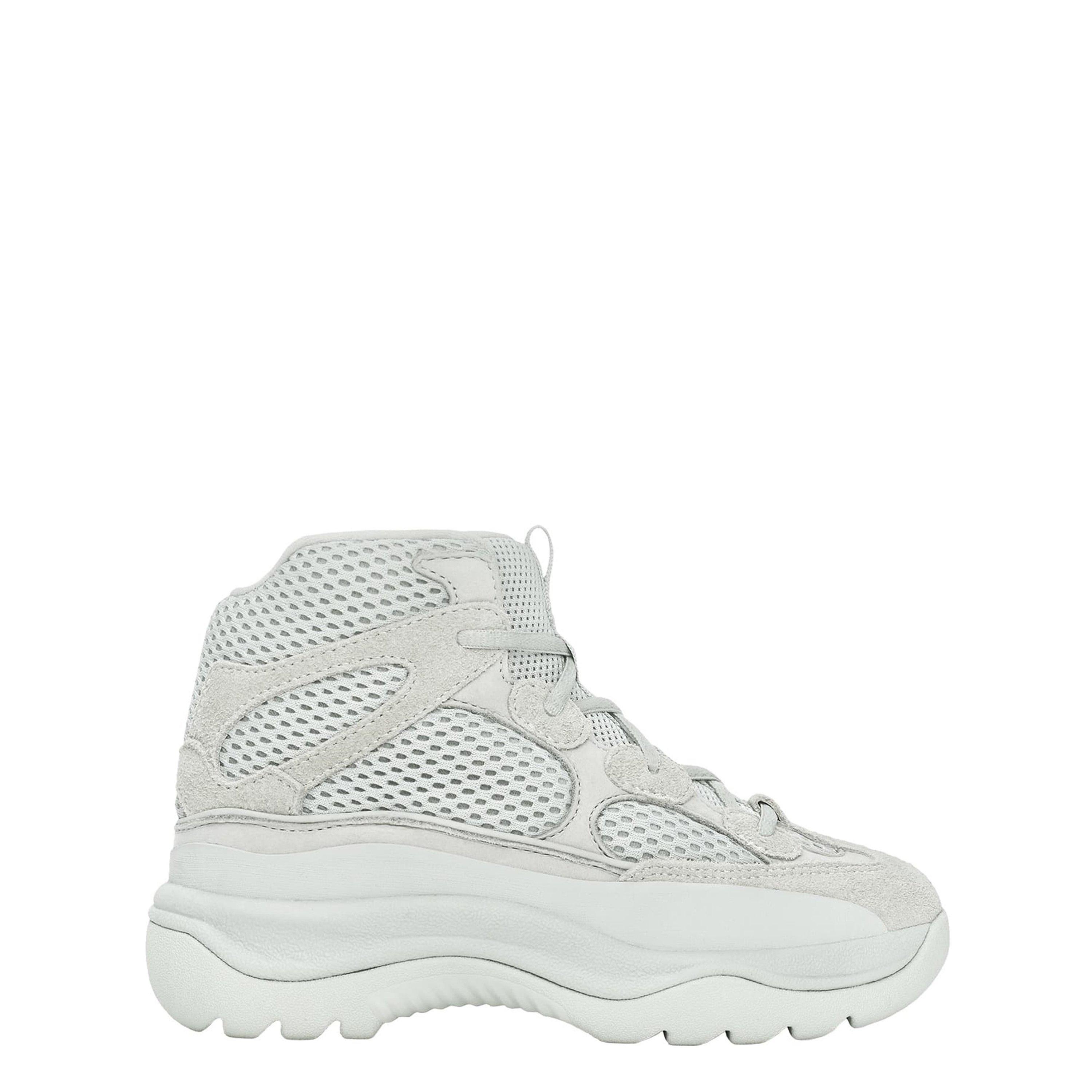 Toddler store Yeezy Dessert boots 9c