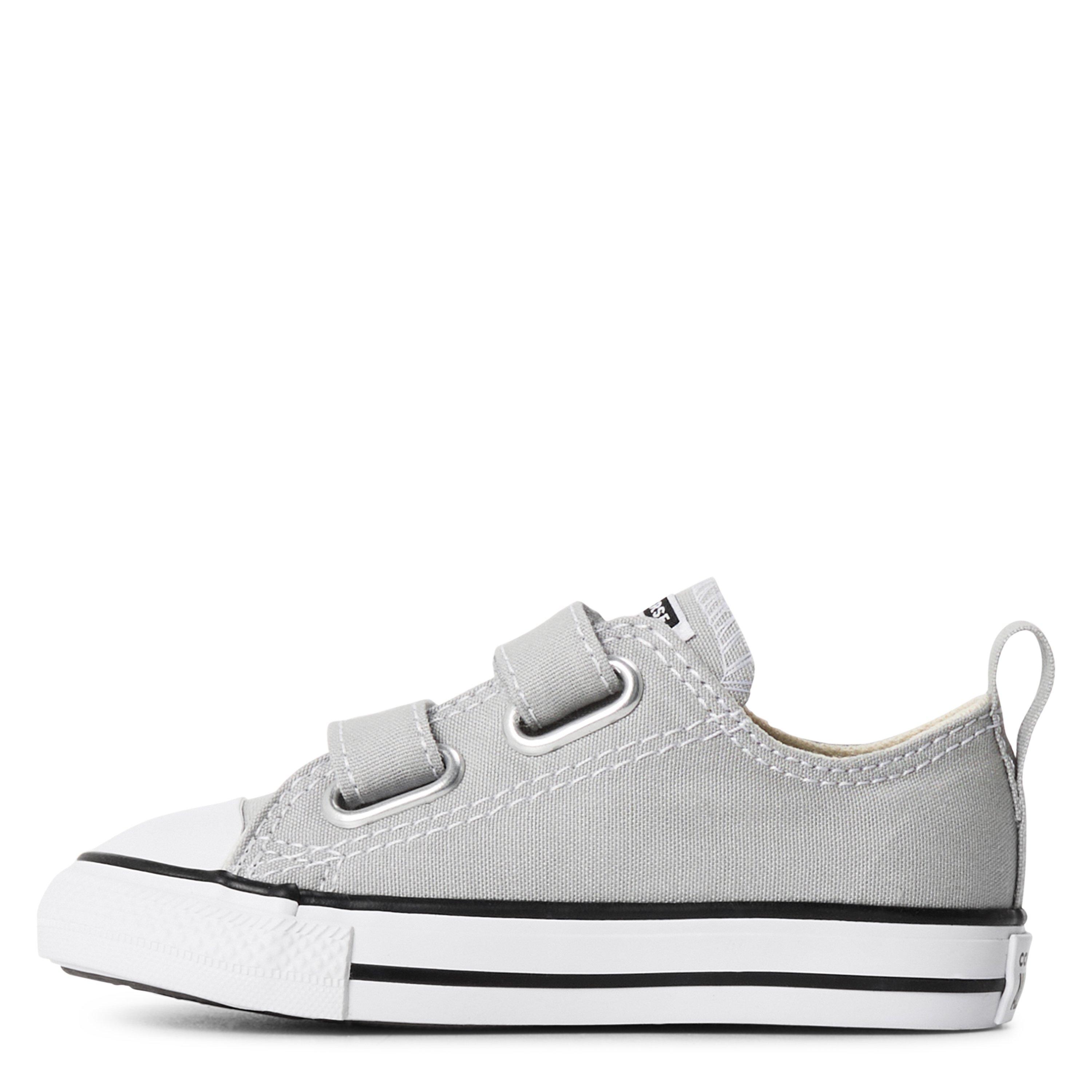 Grey Area - Converse - Kids' Chuck Taylor All Star 2V Canvas Trainers - 2