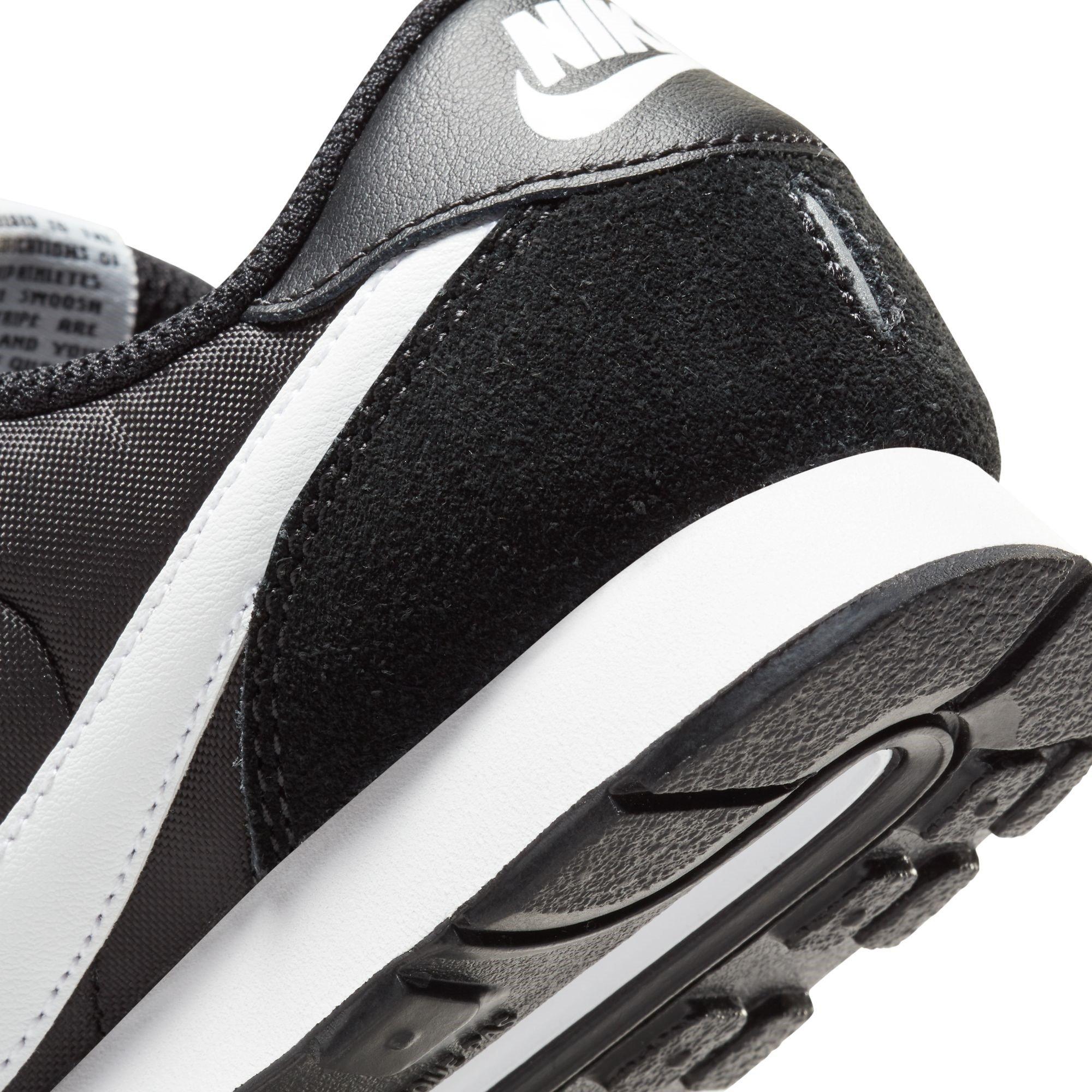 Black/White - Nike - MD Valiant Trainers Girls - 8