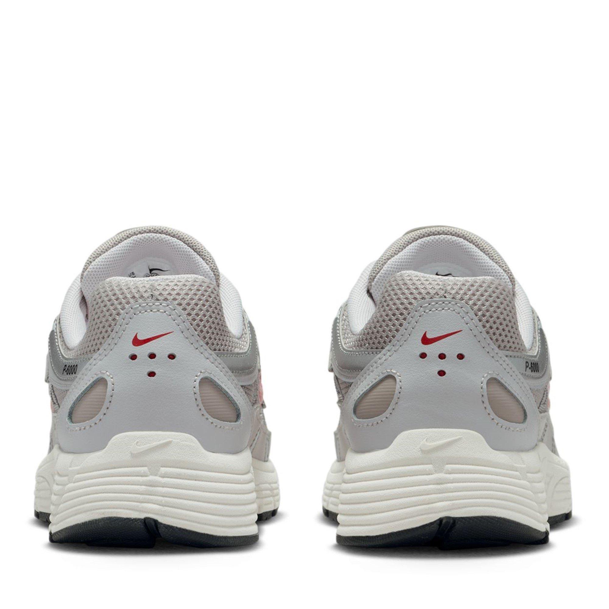 Cllge Grey/Fire - Nike - Nike P6000 Jn52 - 4