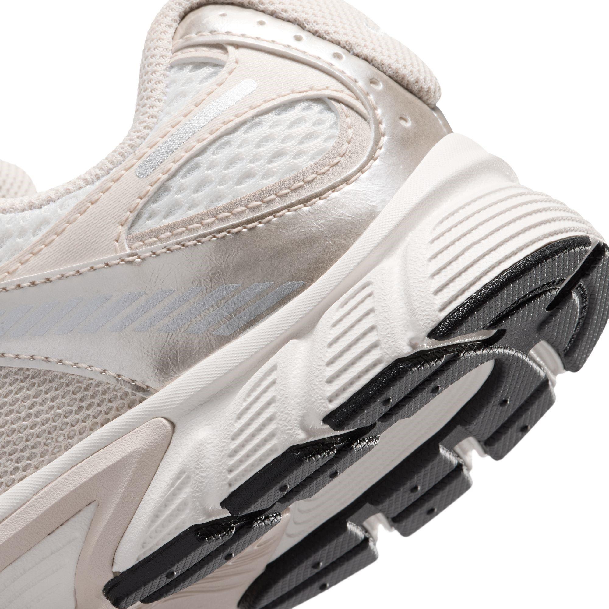 Wht/Sail - Nike - V5 RNR Shoes Juniors - 8