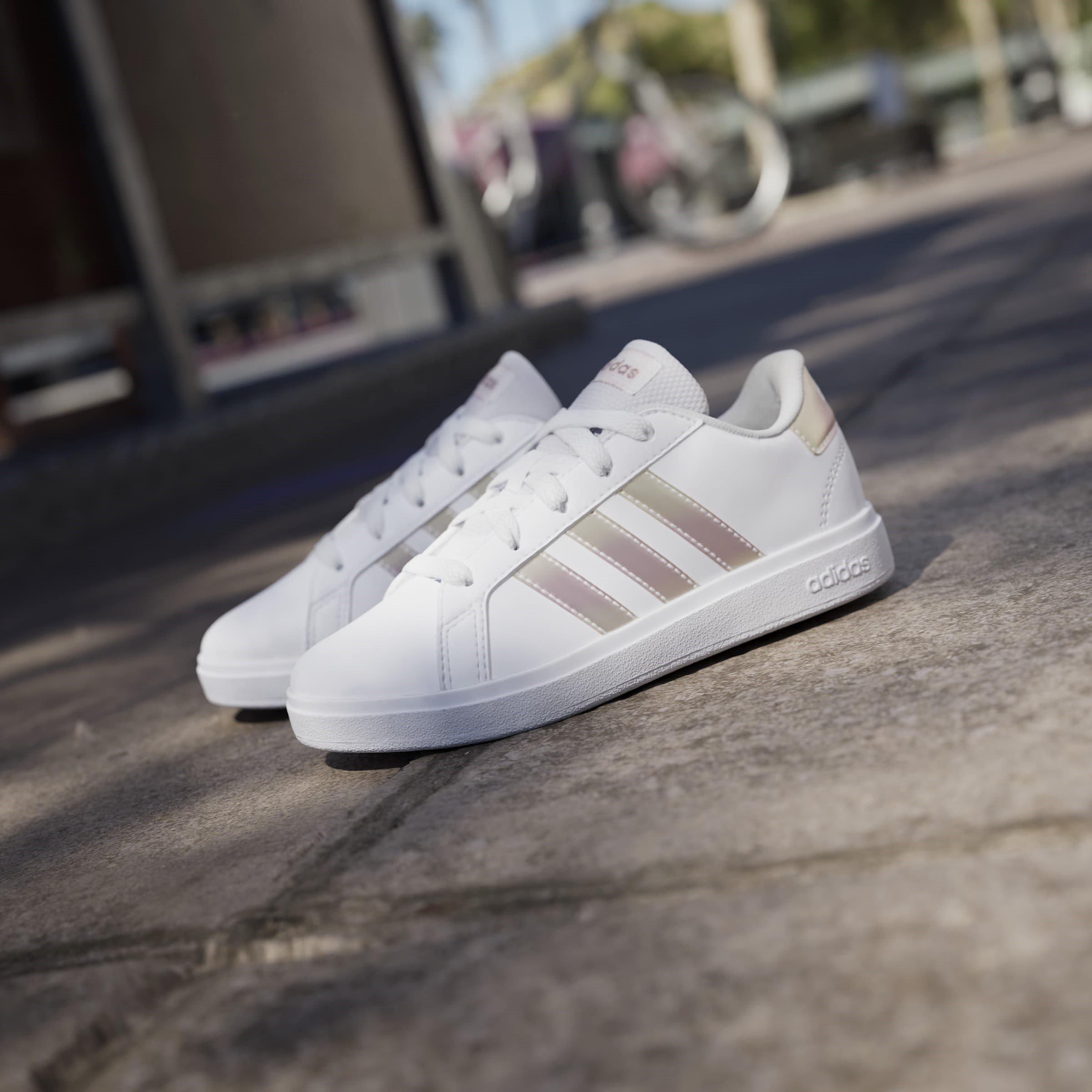 Weiß/Irides - adidas - Girls Grand Court Trainers - 15