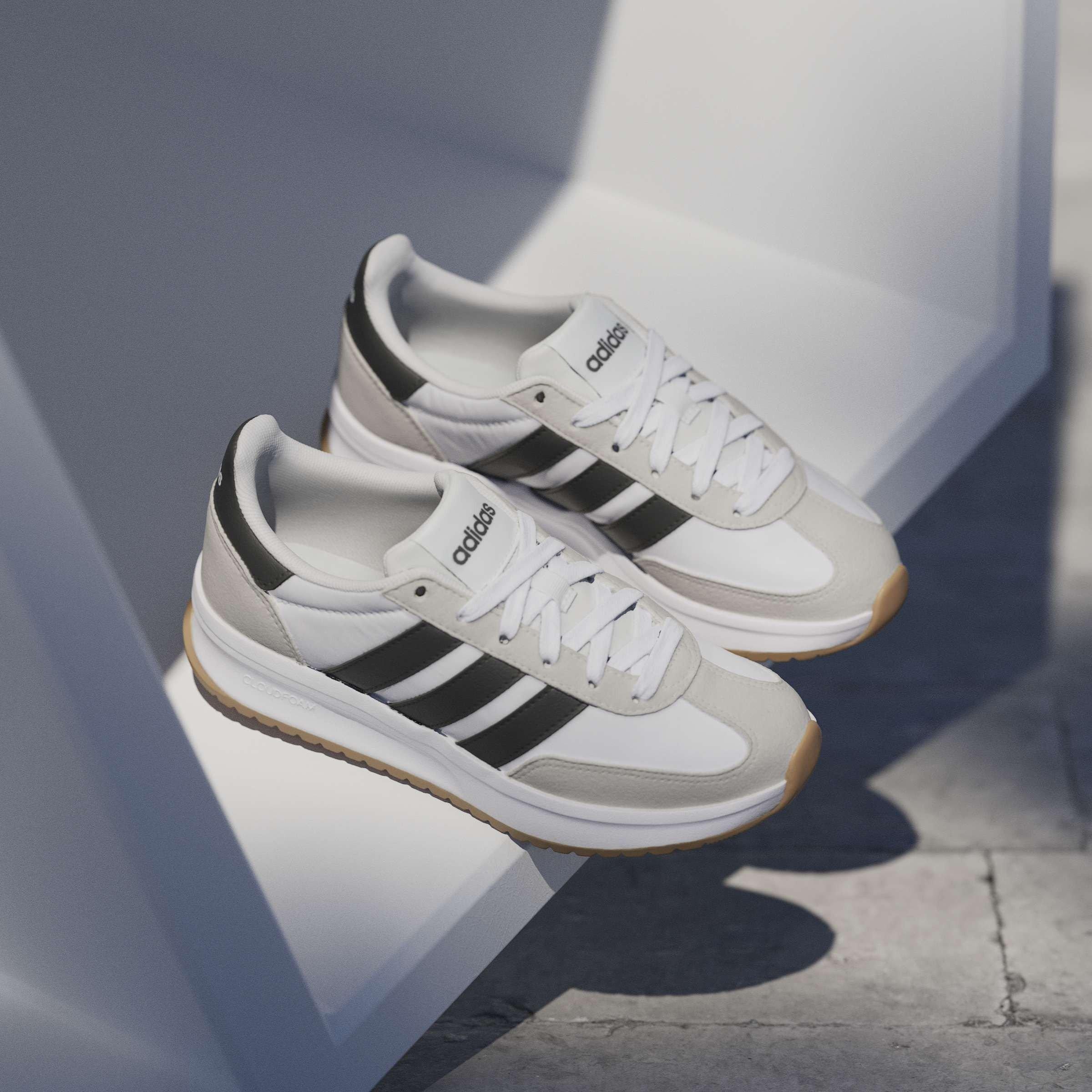 White/Black - adidas - Run 70s 2.0 Runners Girls - 12