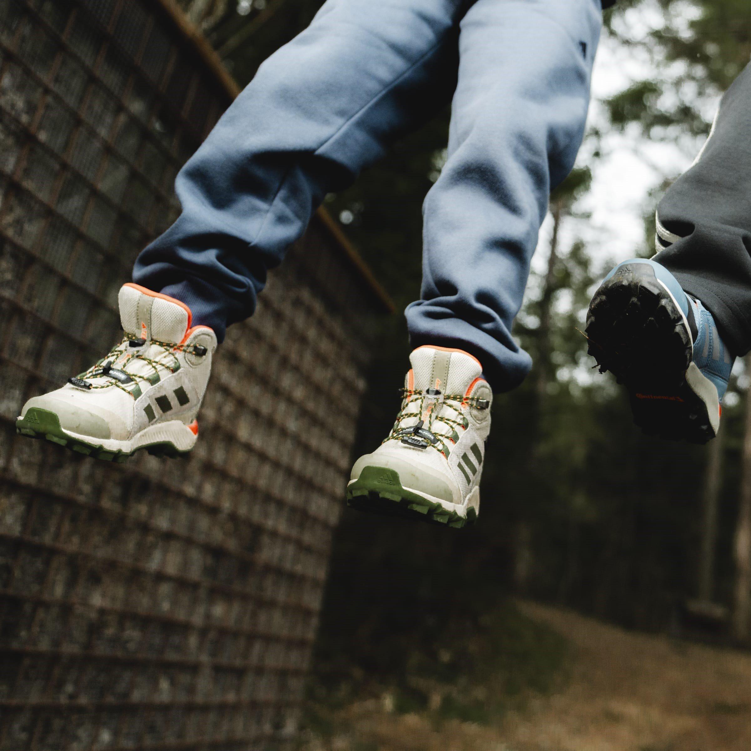 Wonder Beig - adidas - Terrex Mid Gore-TEX Disney Trekking Boots Juniors - 9