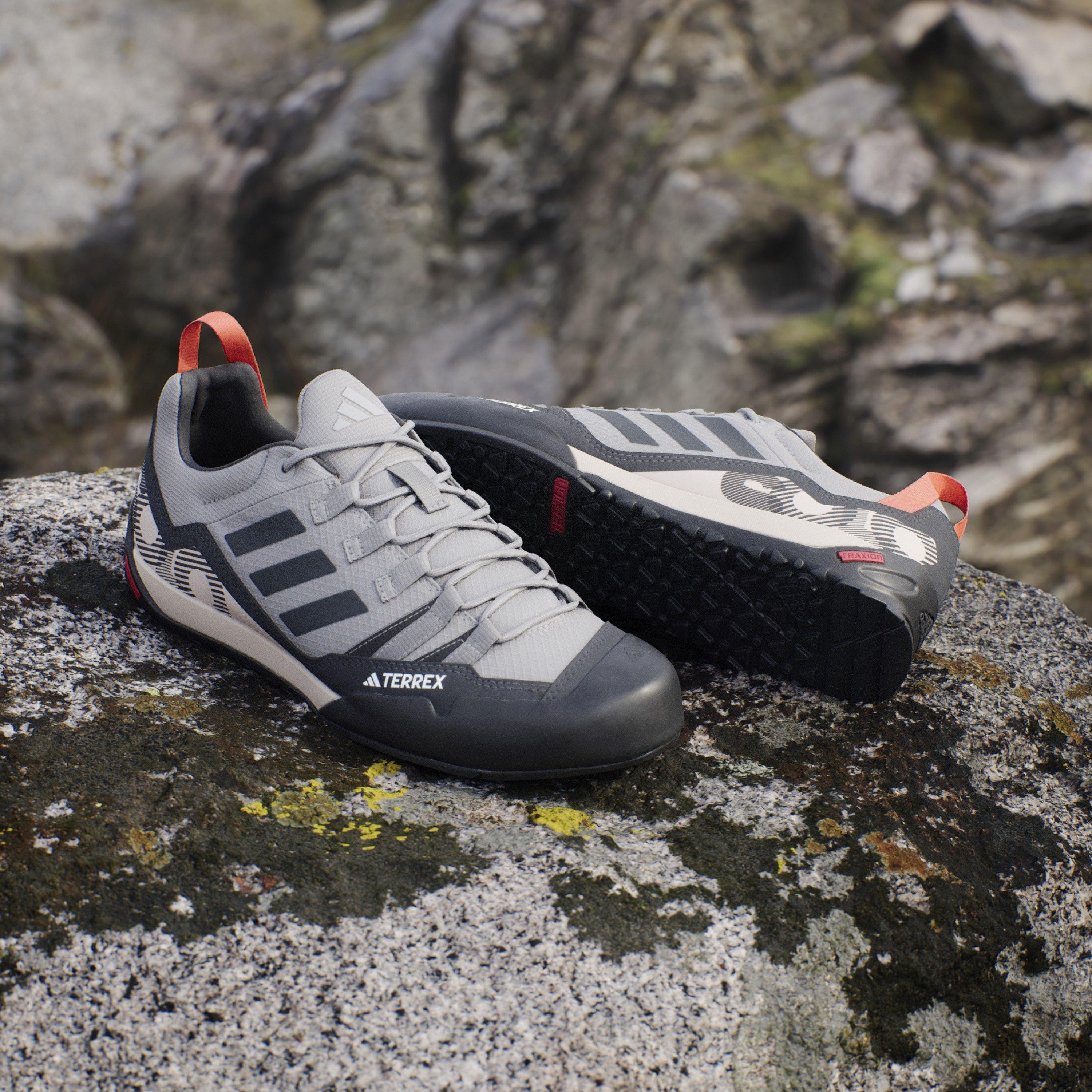 Grigio Solido/Carb - adidas - Kids Terrex Swift Solo Non Waterproof Hiking Boots - 15