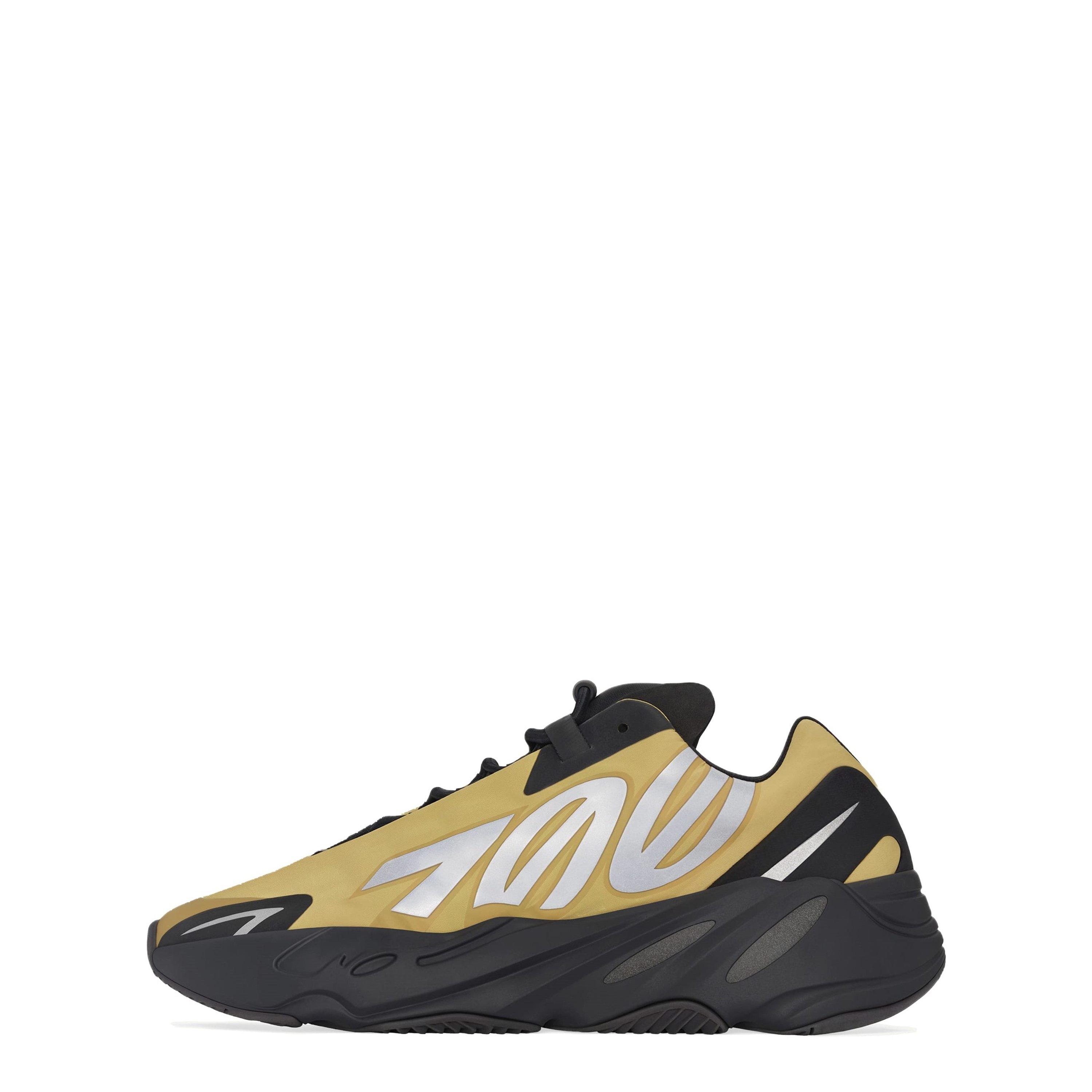 Med - Yeezy - 700 Mnvn Sustainable Sneakers - 2