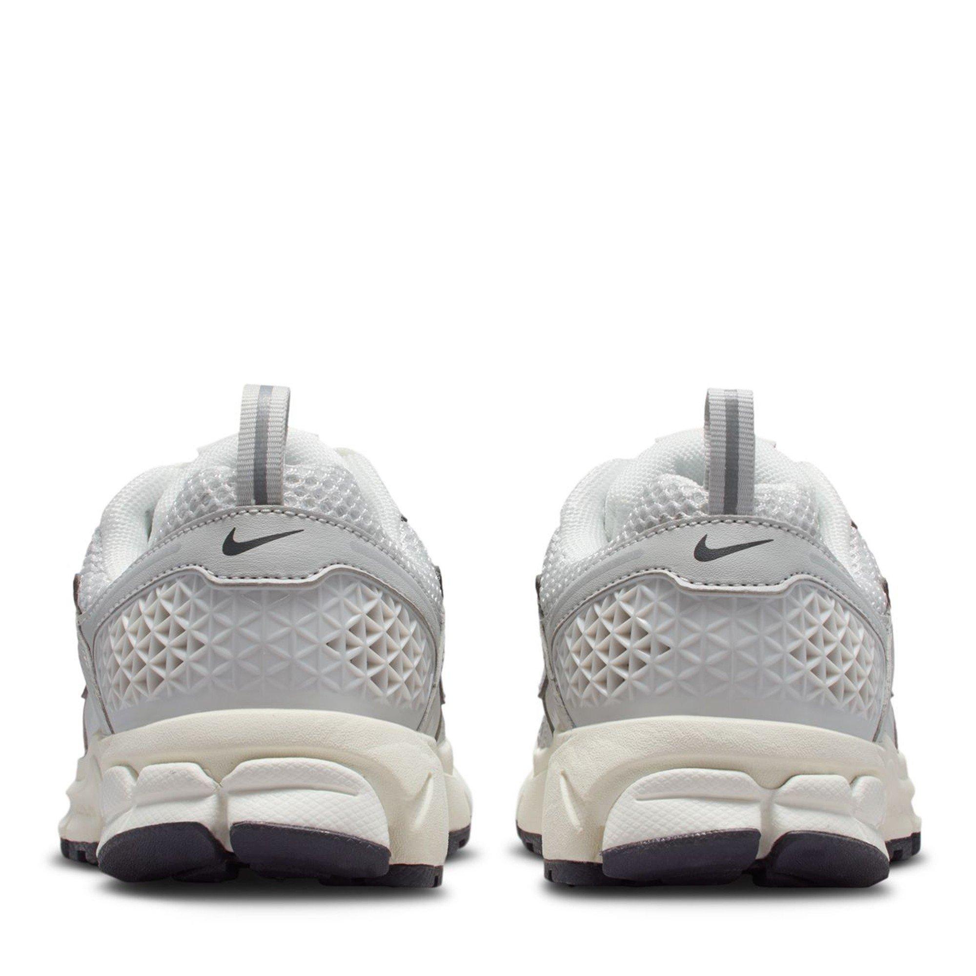 Dust/Chrome - Nike - Nike Vomero 5 Jn64 - 5