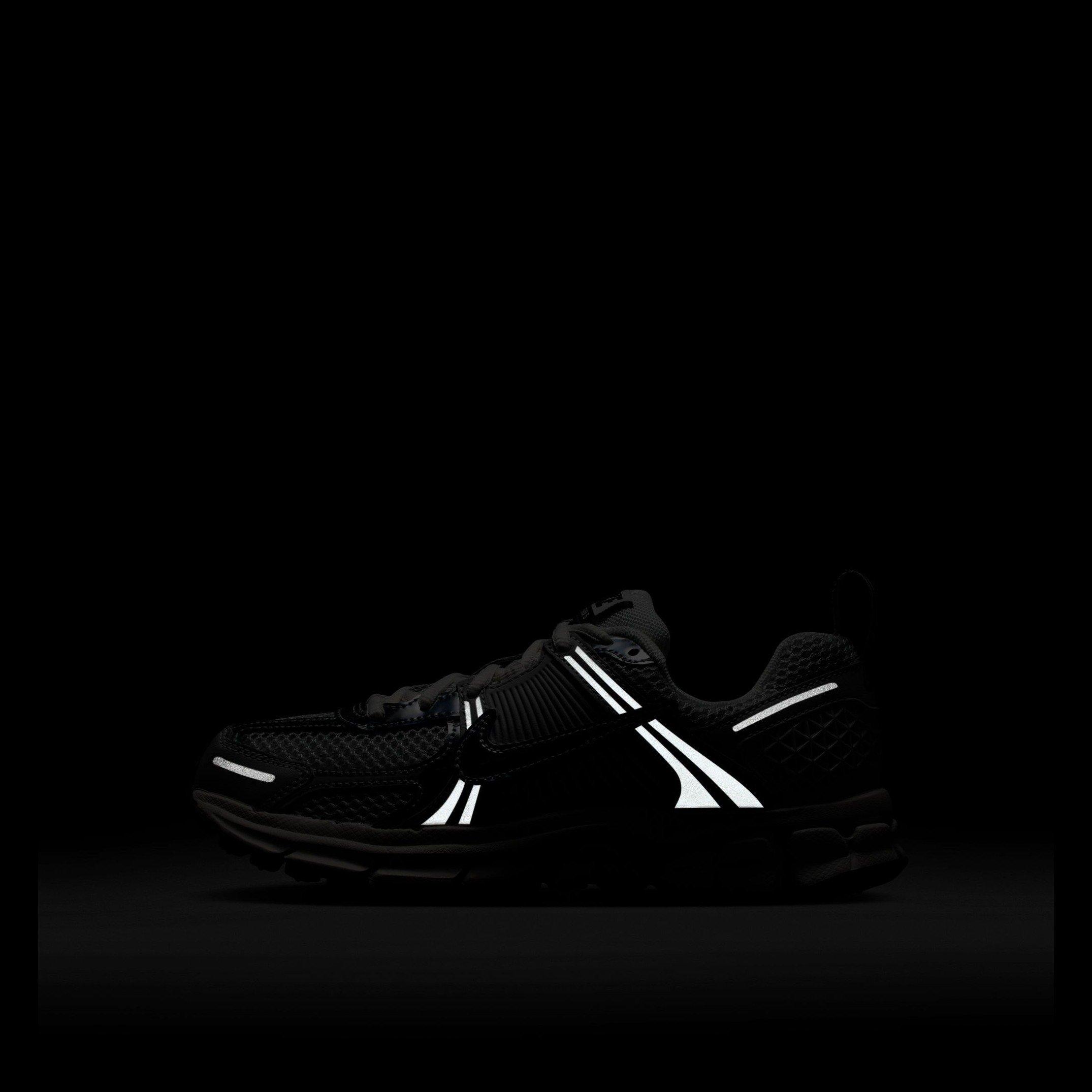 Dust/Chrome - Nike - Nike Vomero 5 Jn64 - 9