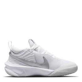 Nike Team Hustle D10 Junior Basketball Shoes