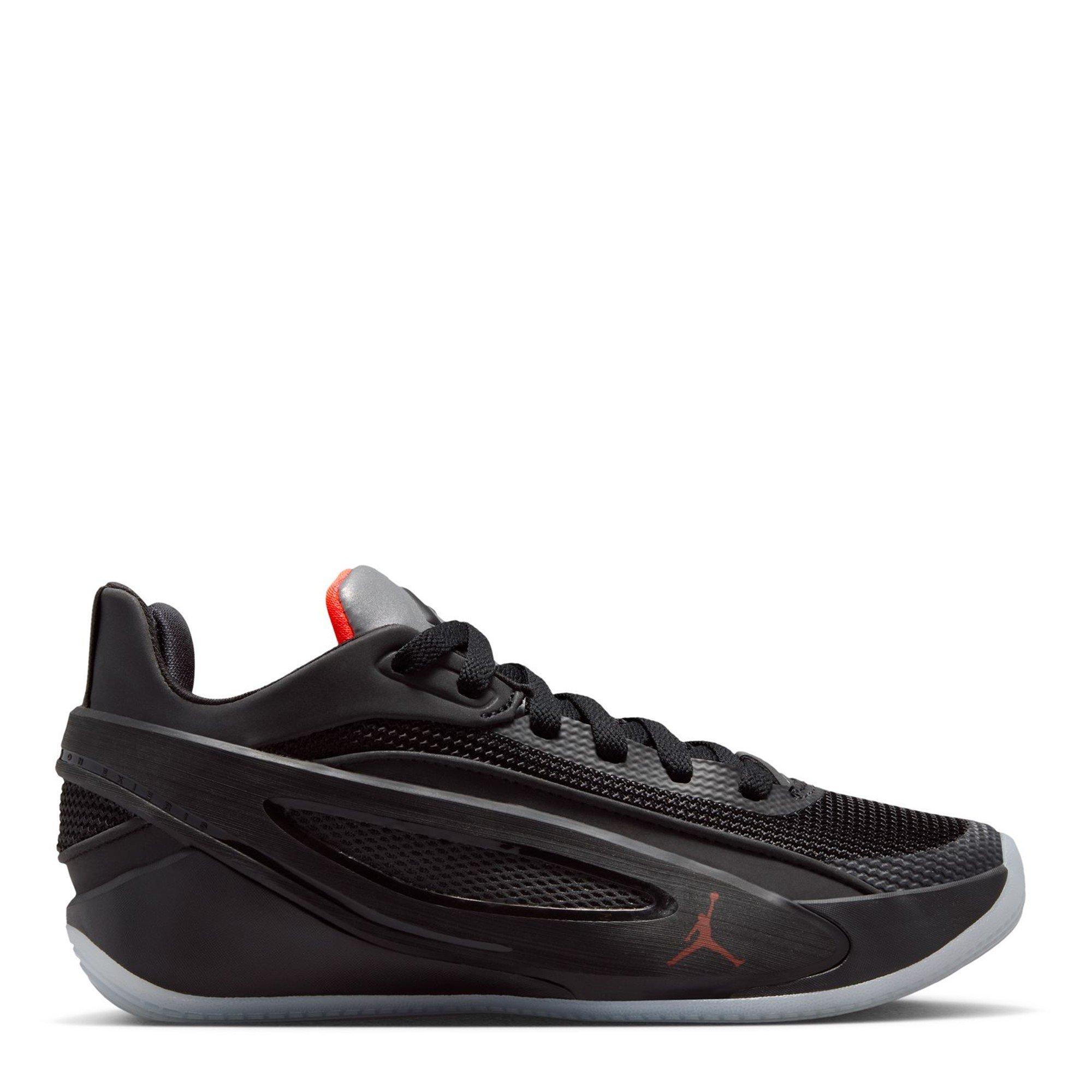 Air Jordan Boys Kids' Basketball Trainers - Black/Crimson - 3 (35.5)