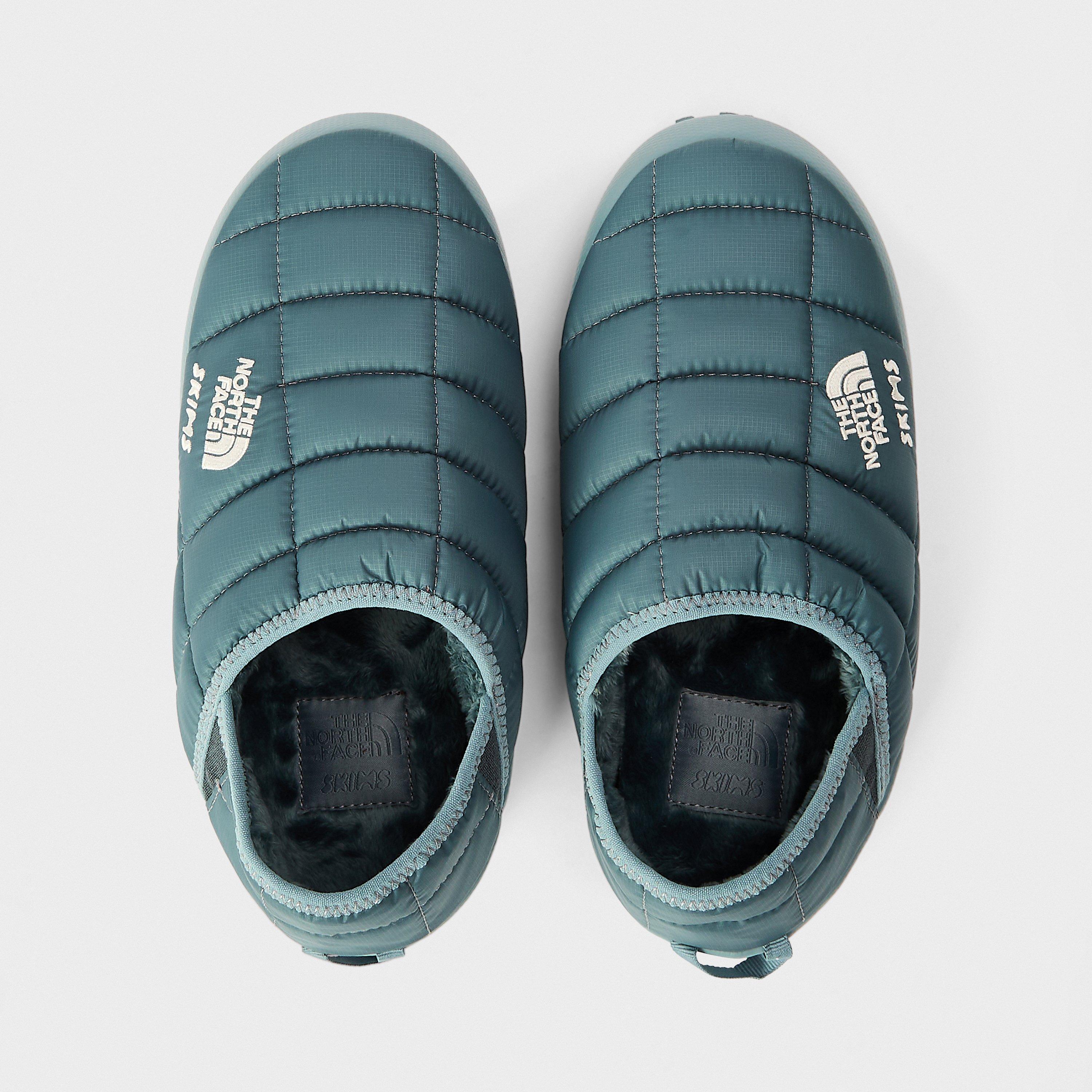SK Kyanite - TNF x Skims - Womens Thermoball Traction Mule V - 4