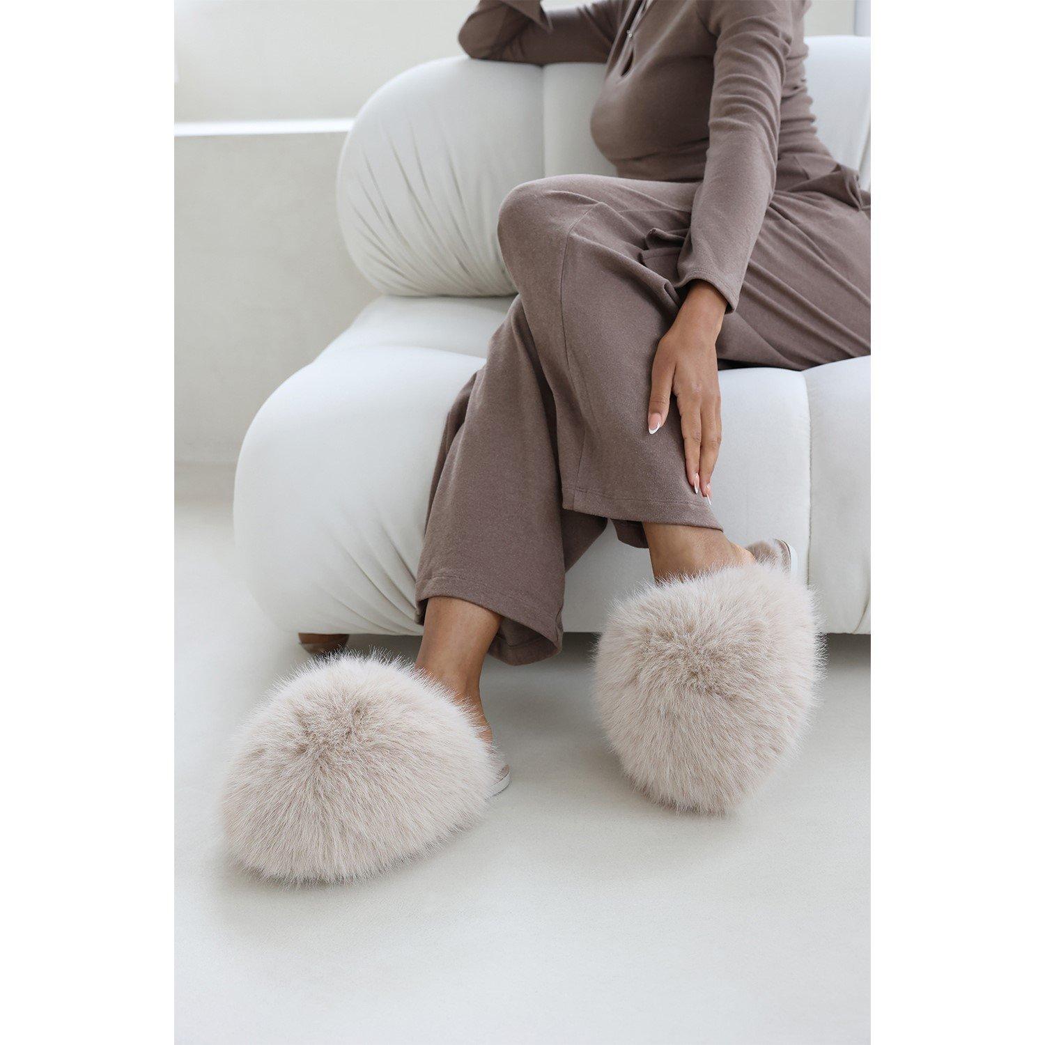 Where’s Ultimate Fluffy Beige Faux Fur Mule Slippers