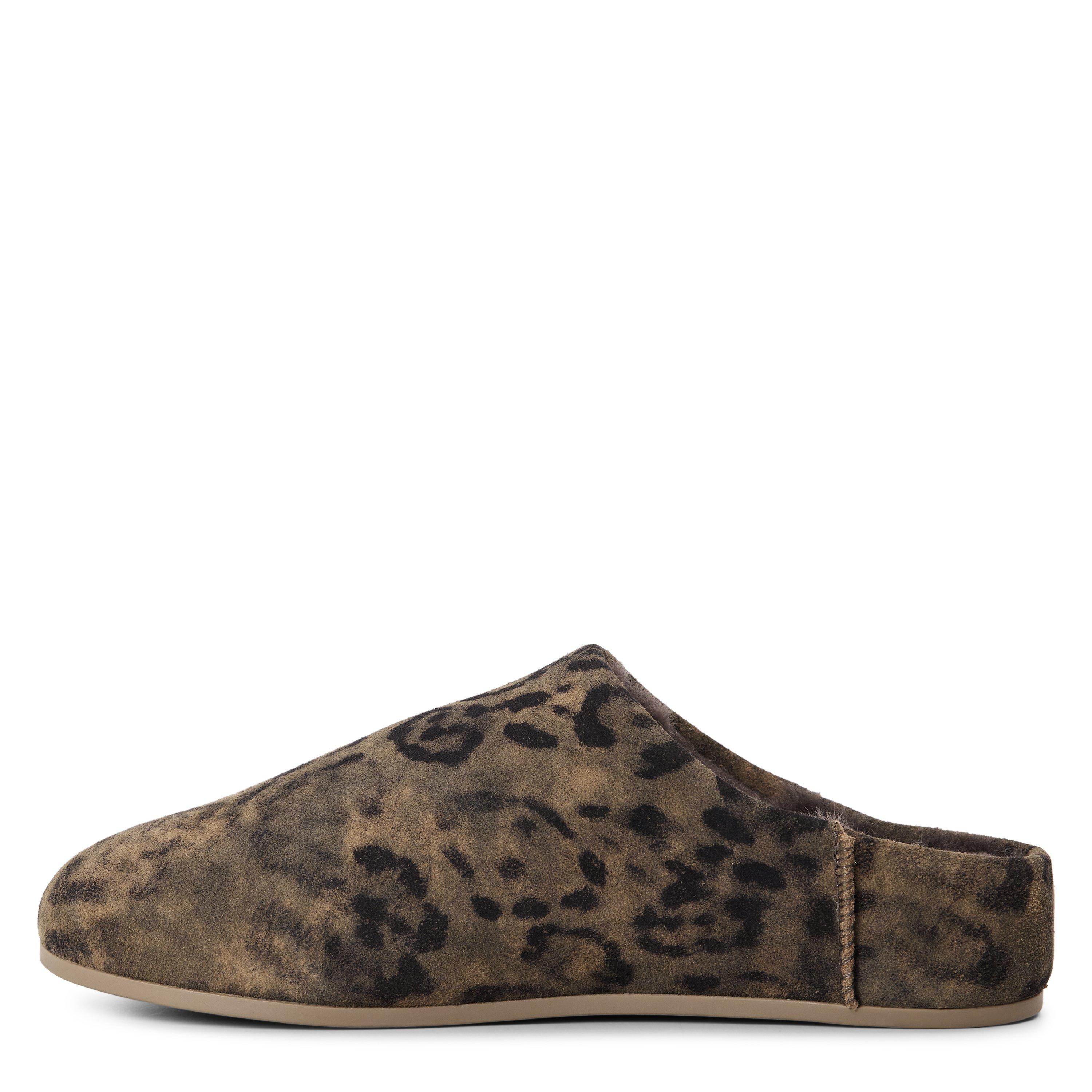 Chestnut - Ugg - Women's Elea Spot Suede Mule Slippers - 2