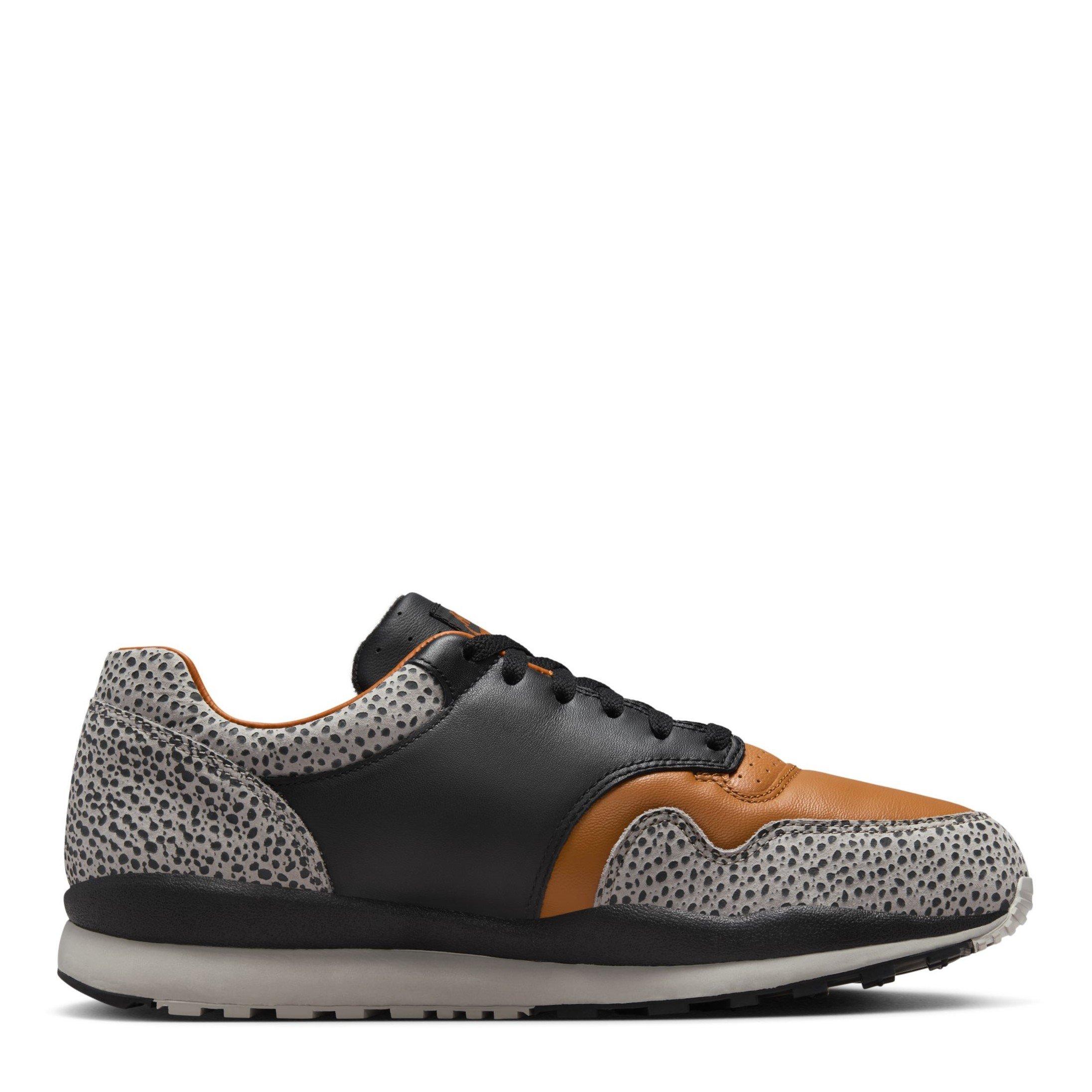 Black Monarch - Nike - Air Safari Electric Trainers - 1