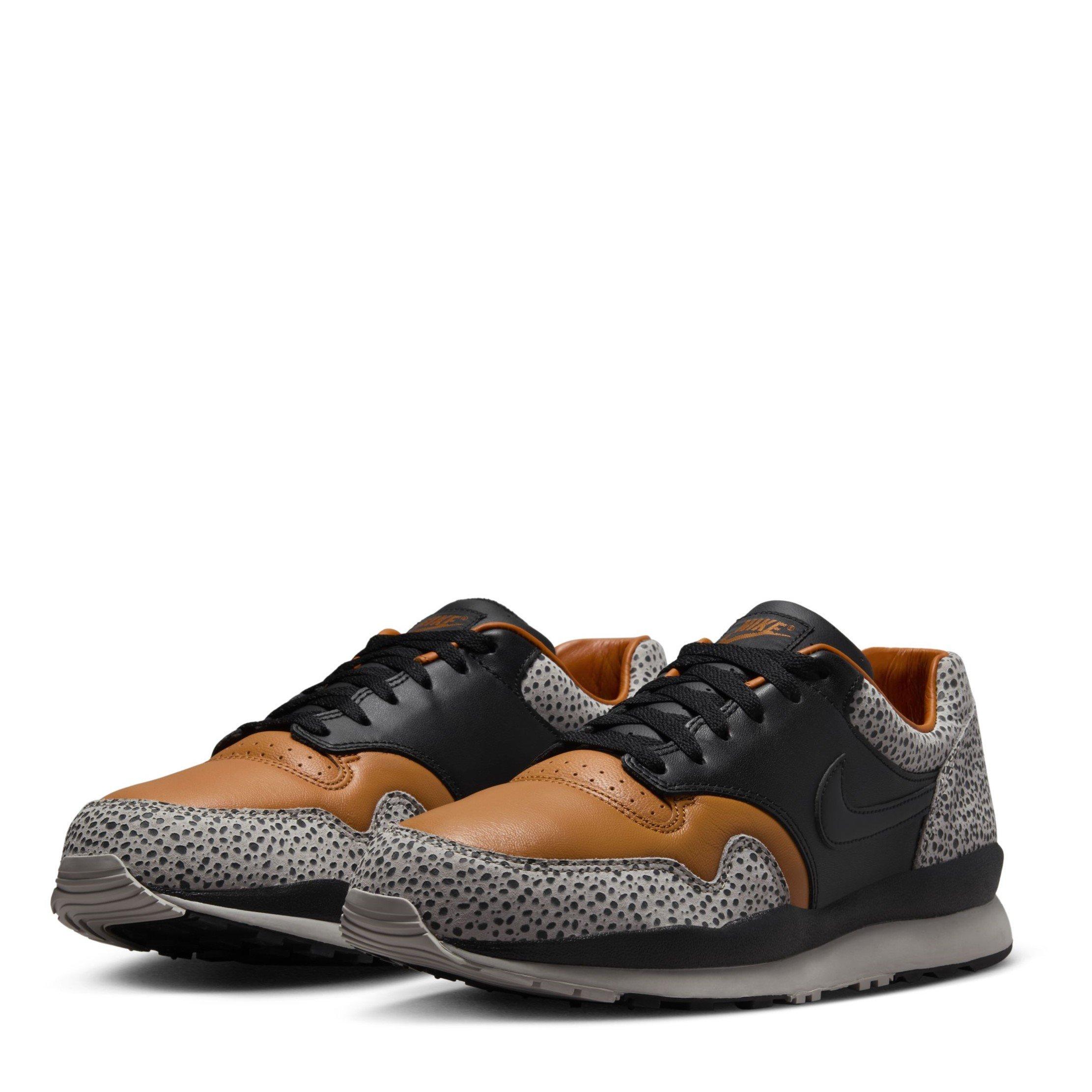 Black Monarch - Nike - Air Safari Electric Trainers - 4