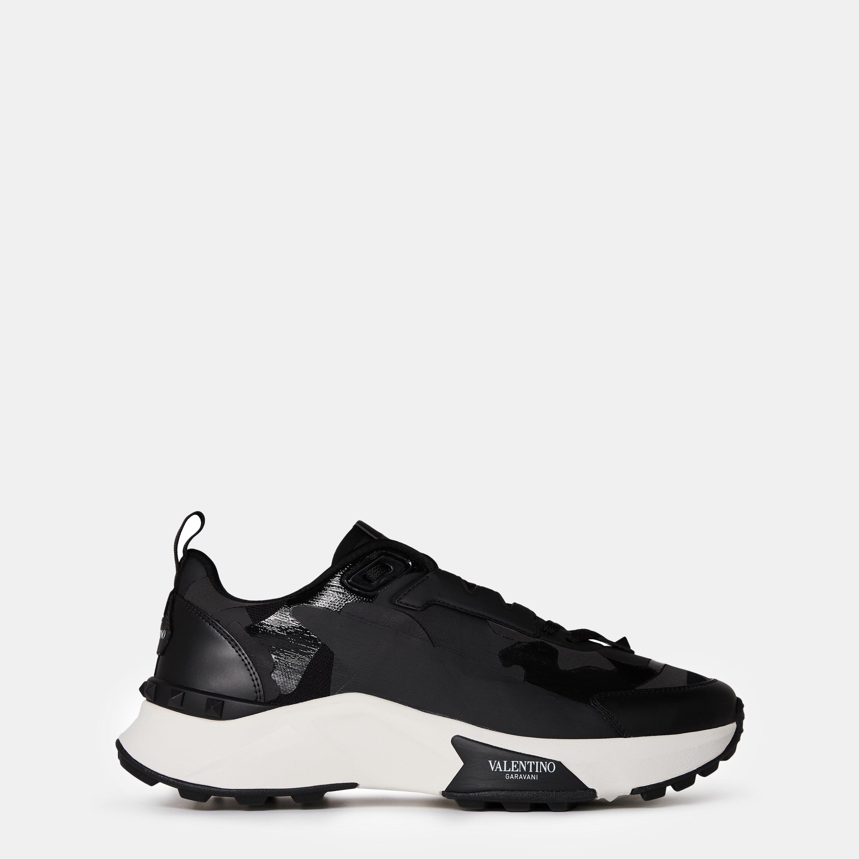 Low Top True Act Trainers