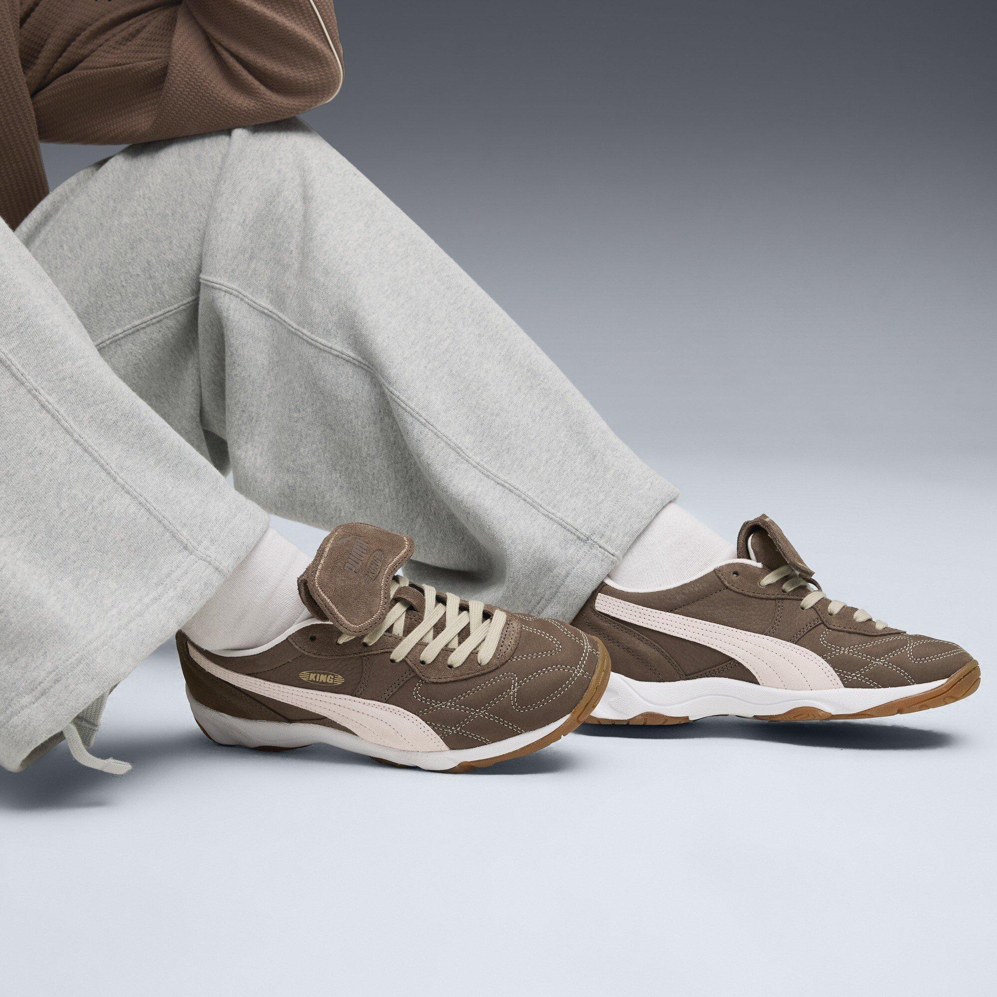 Flaches Bronze - Puma - Women's King Indoor Wine Club Low-Top Trainers - 3
