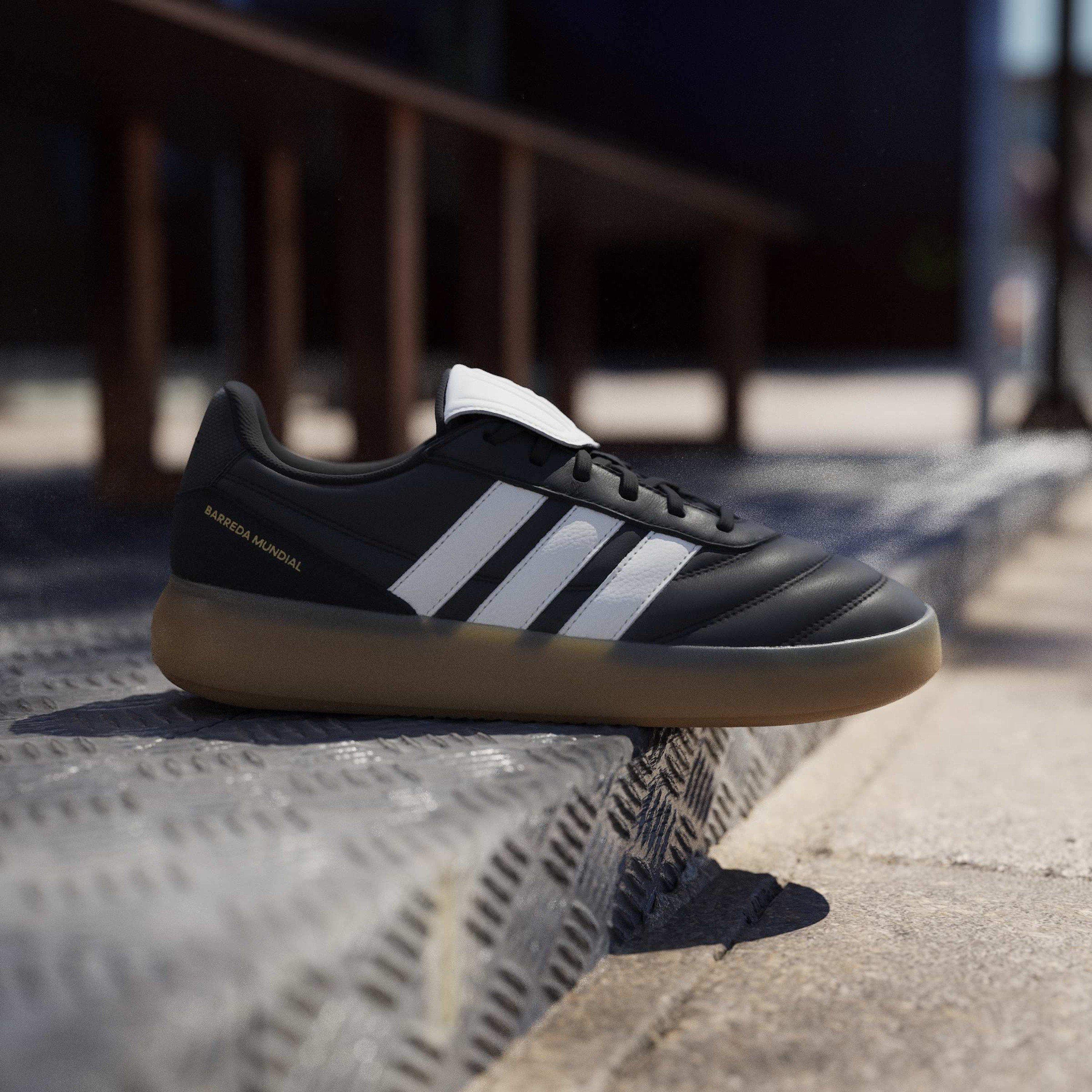 Black/Wht/Gum - adidas - Barreda Mundial Trainers - 10