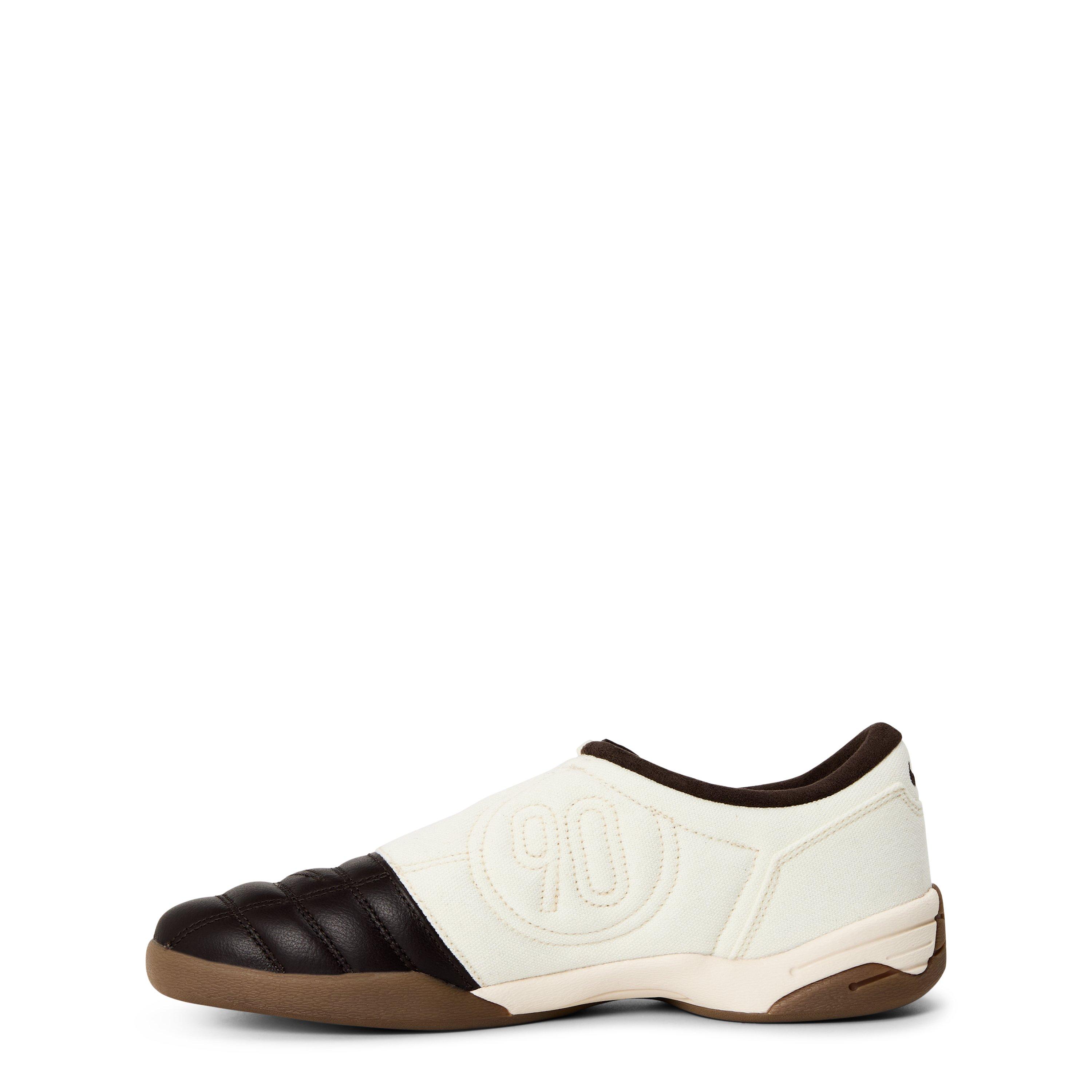 Soft Pearl - Nike - Women's Total 90 Low-Top Trainers - 2