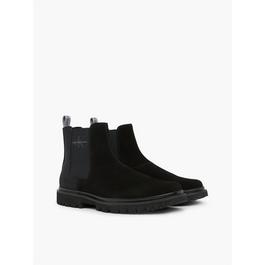 You love shoes with an old-school feel EVA MID CHELSEA BOOT SUEDE