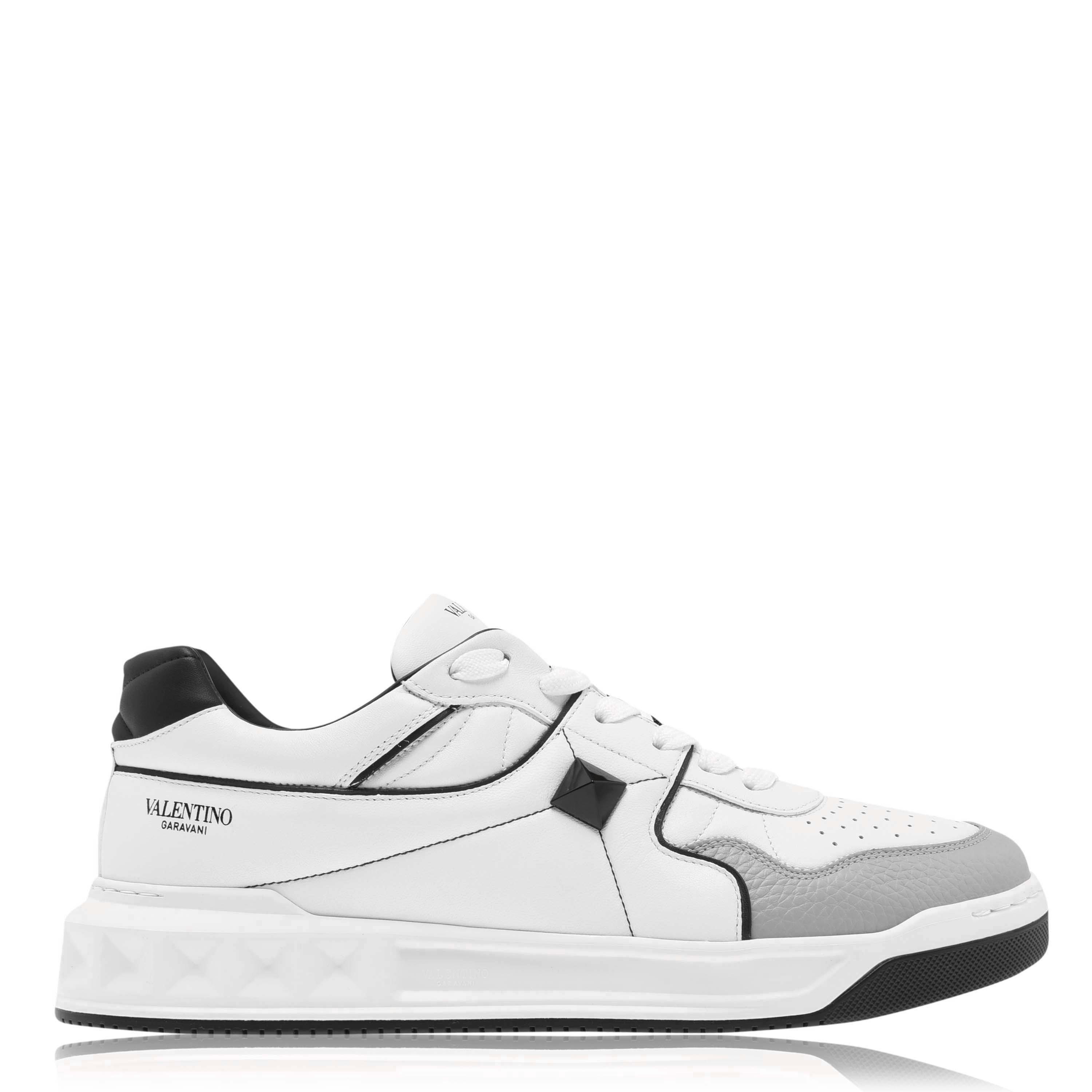Valentino Garavani Roman Stud Low Trainer Low Trainers Cruise Fashion