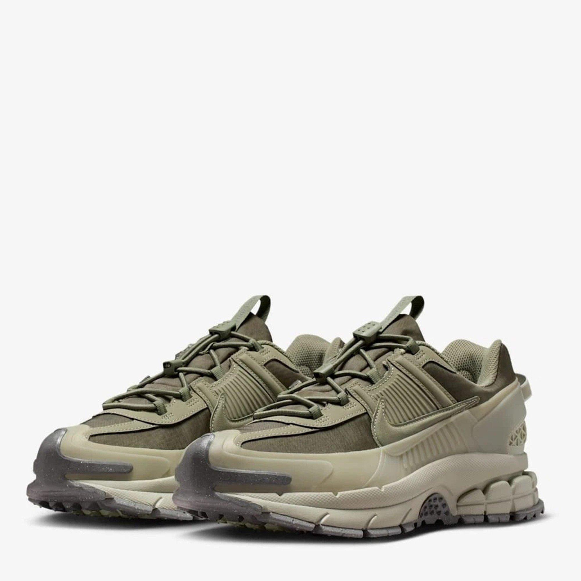 Silver Sage - Nike - Vomero Roam Low Trainers - 4