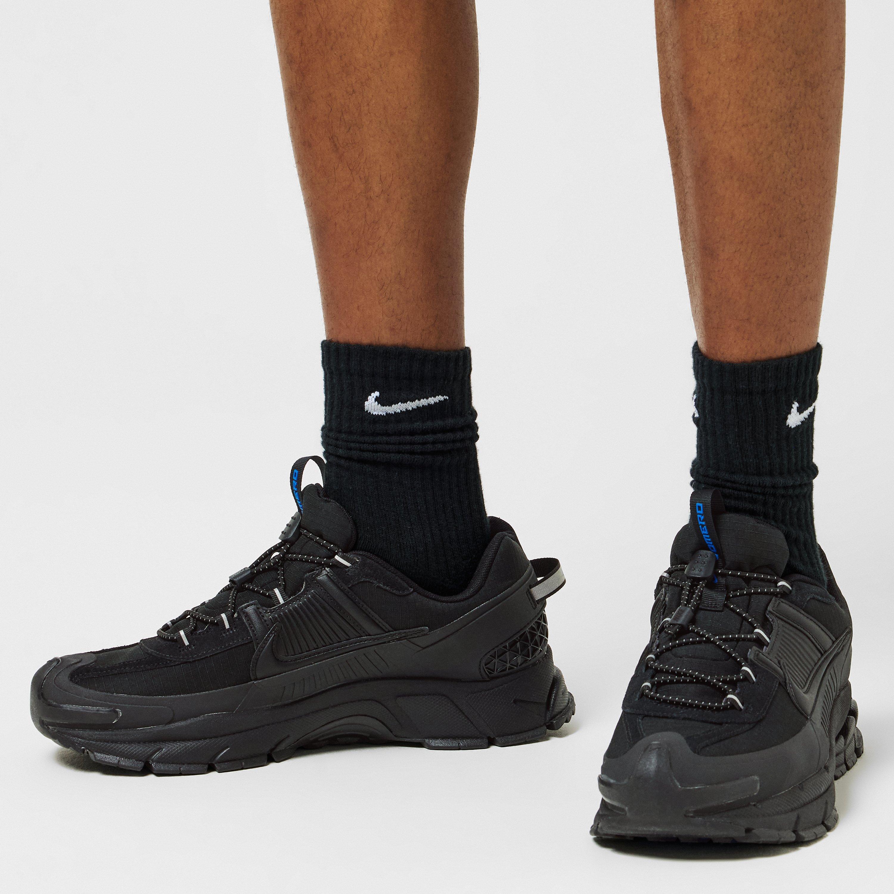 Black - Nike - Vomero Roam Low Trainers - 3