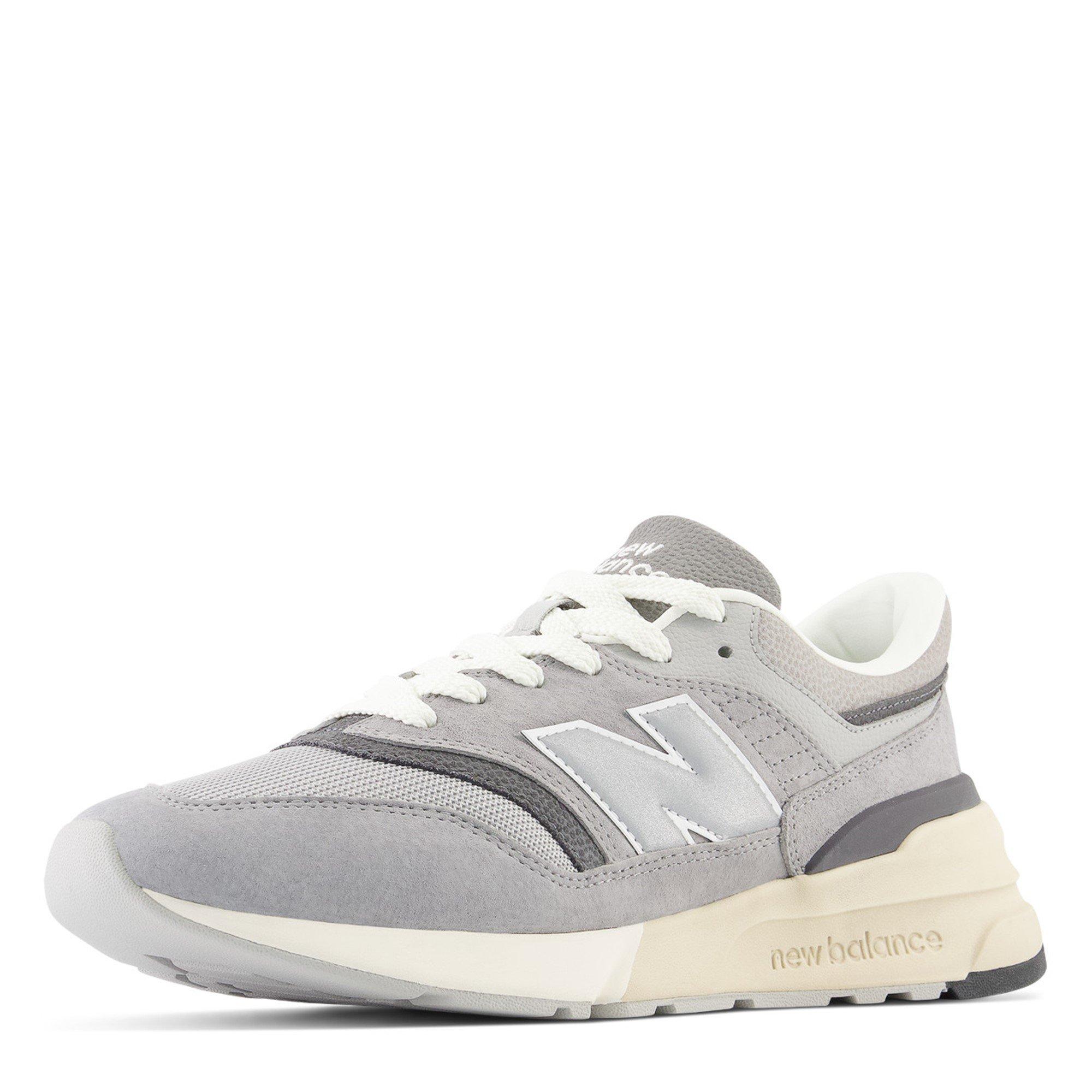 Grau 056 - New Balance - 977R Trainers - 4