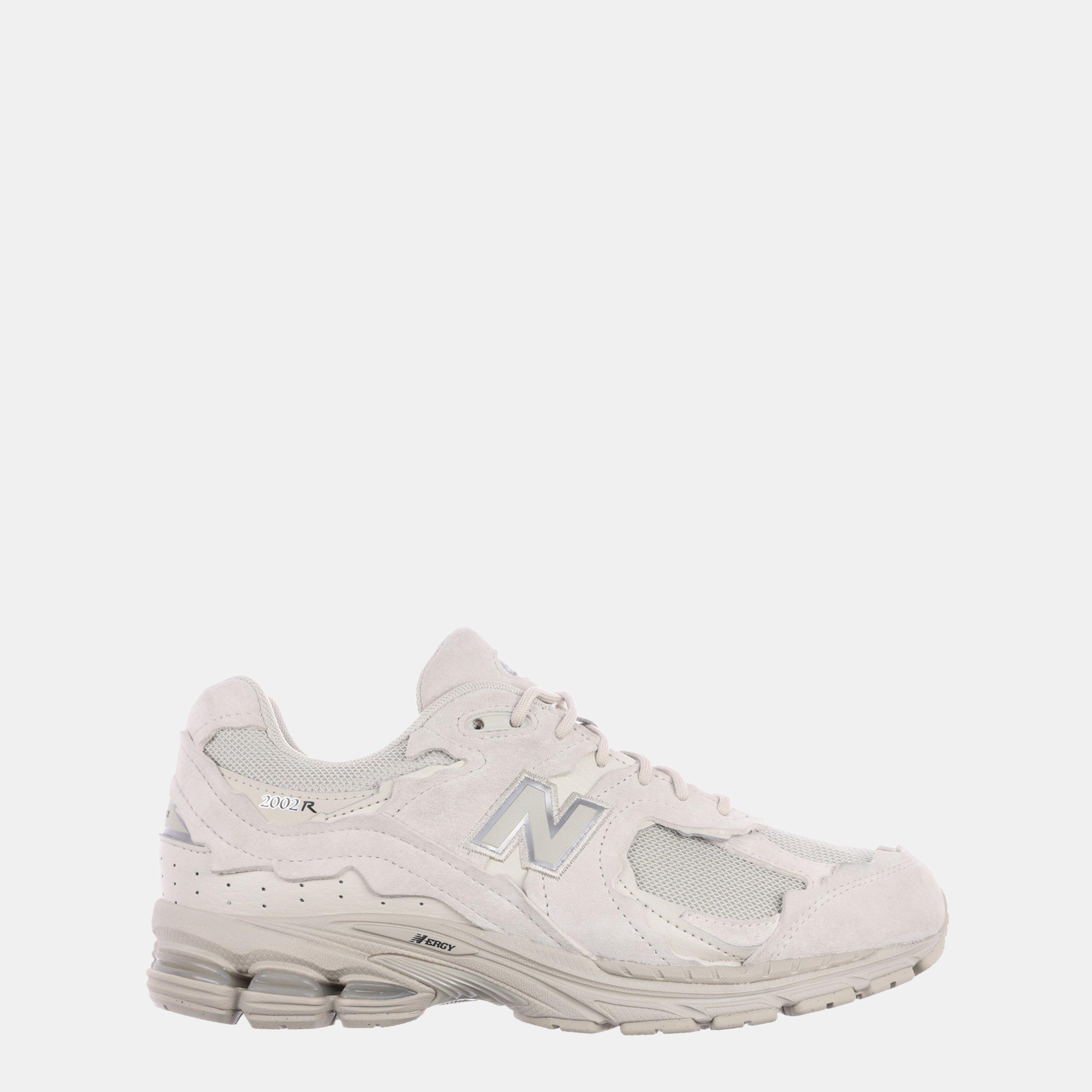 New Balance NB 2002R Gore-Tex® Mens - Beige - Size 9.5 (44)
