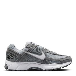 Nike Vomero 5 Low Trainers