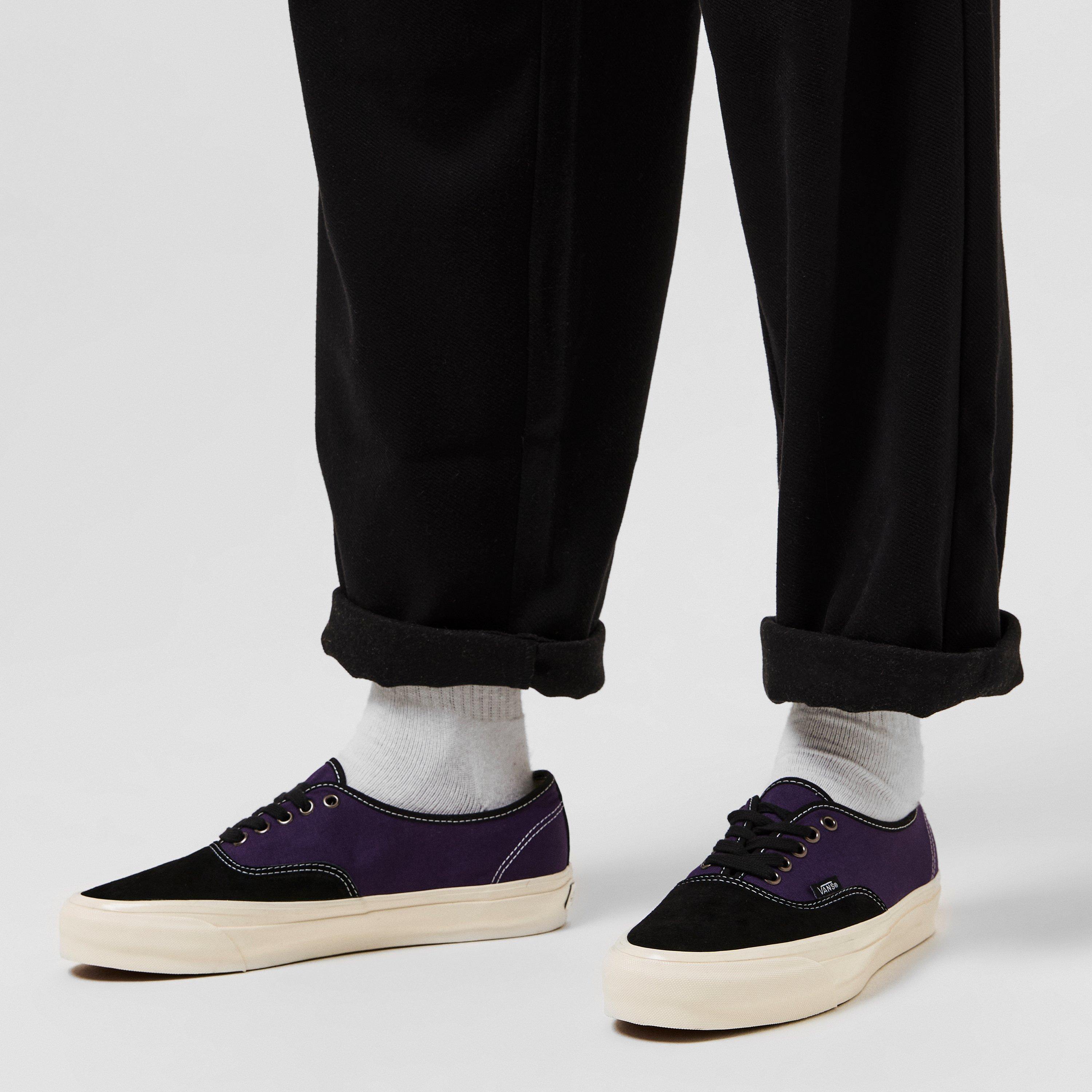 Black Grape - Vans - Men's VV Reissue Low-Top Trainers - 3