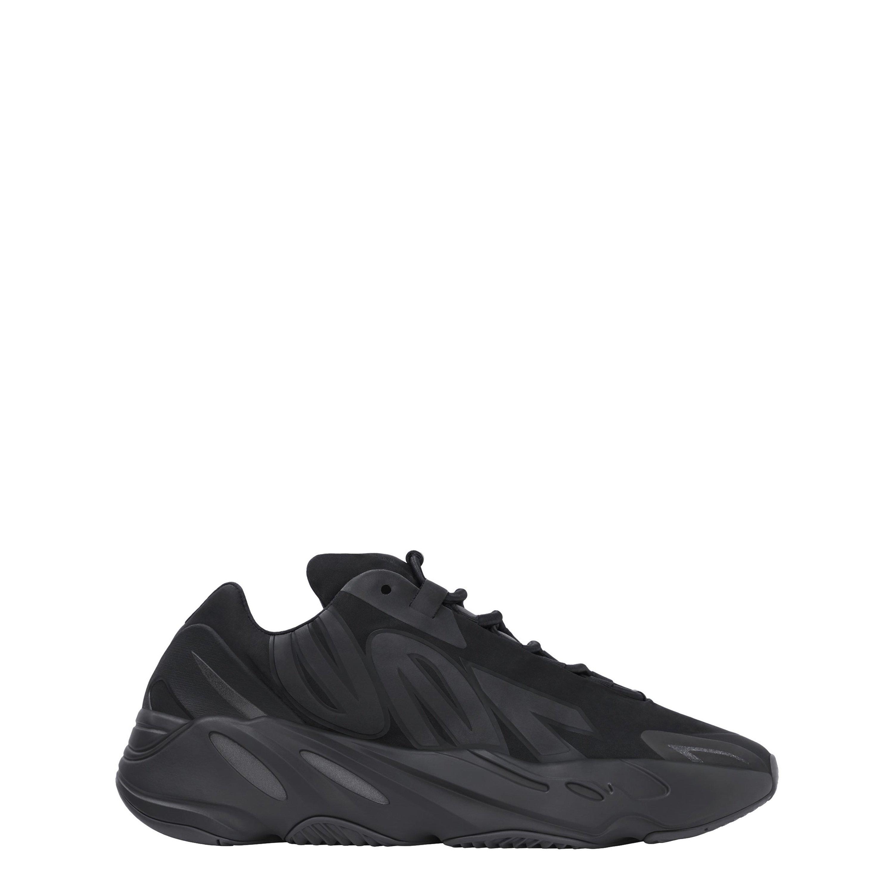 Yeezy 700 purchases MNVN