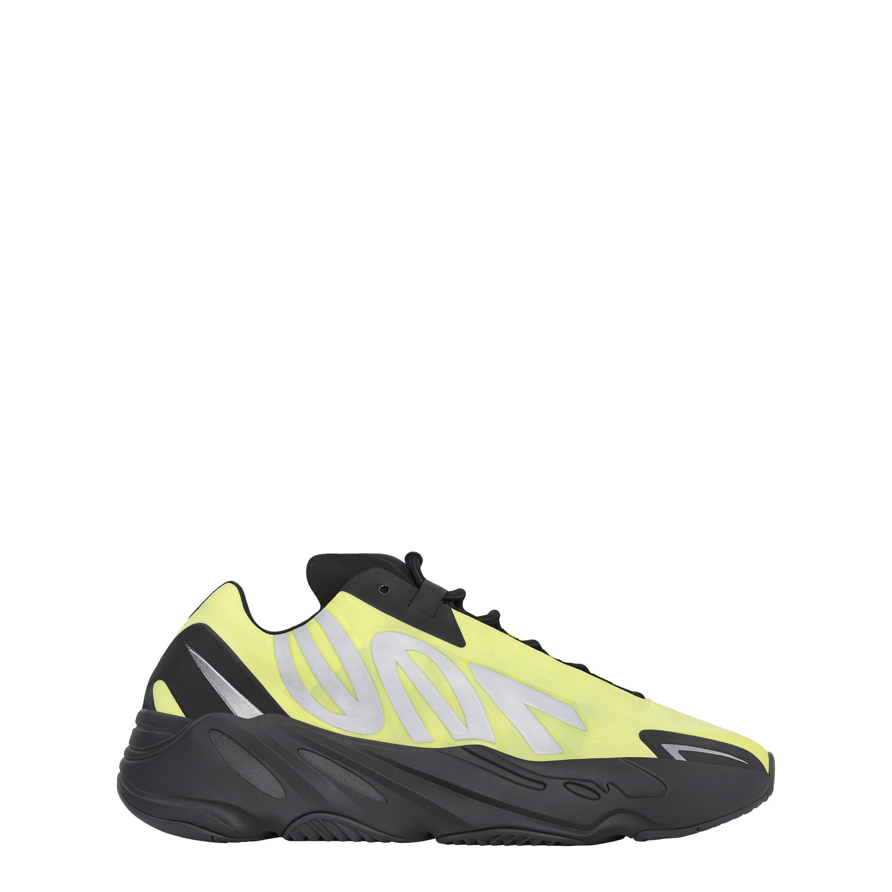 Yeezy 700 Mnvn Sneakers Podisti Sports Direct