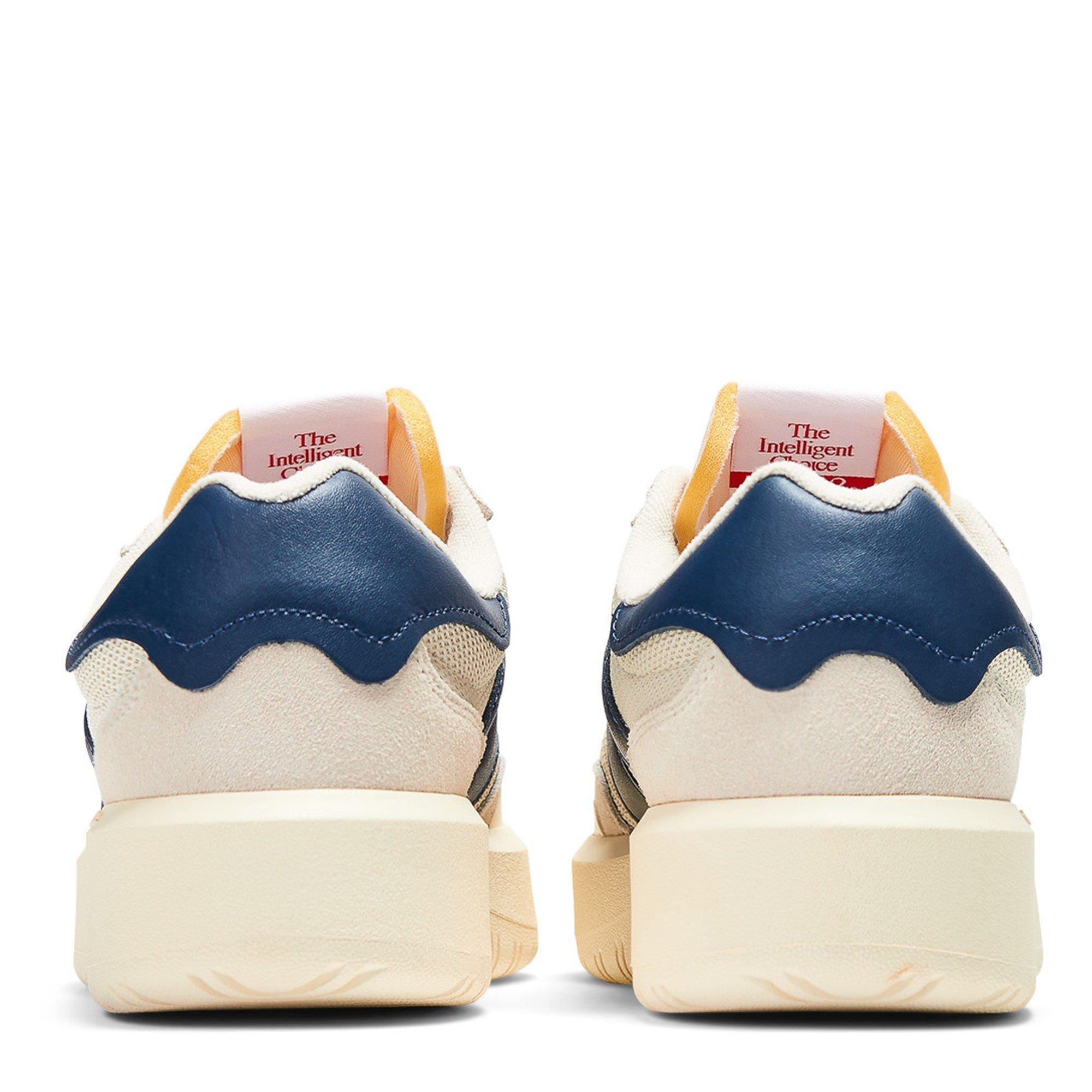 Moon(121) - New Balance - Ct302 Shoes - 11