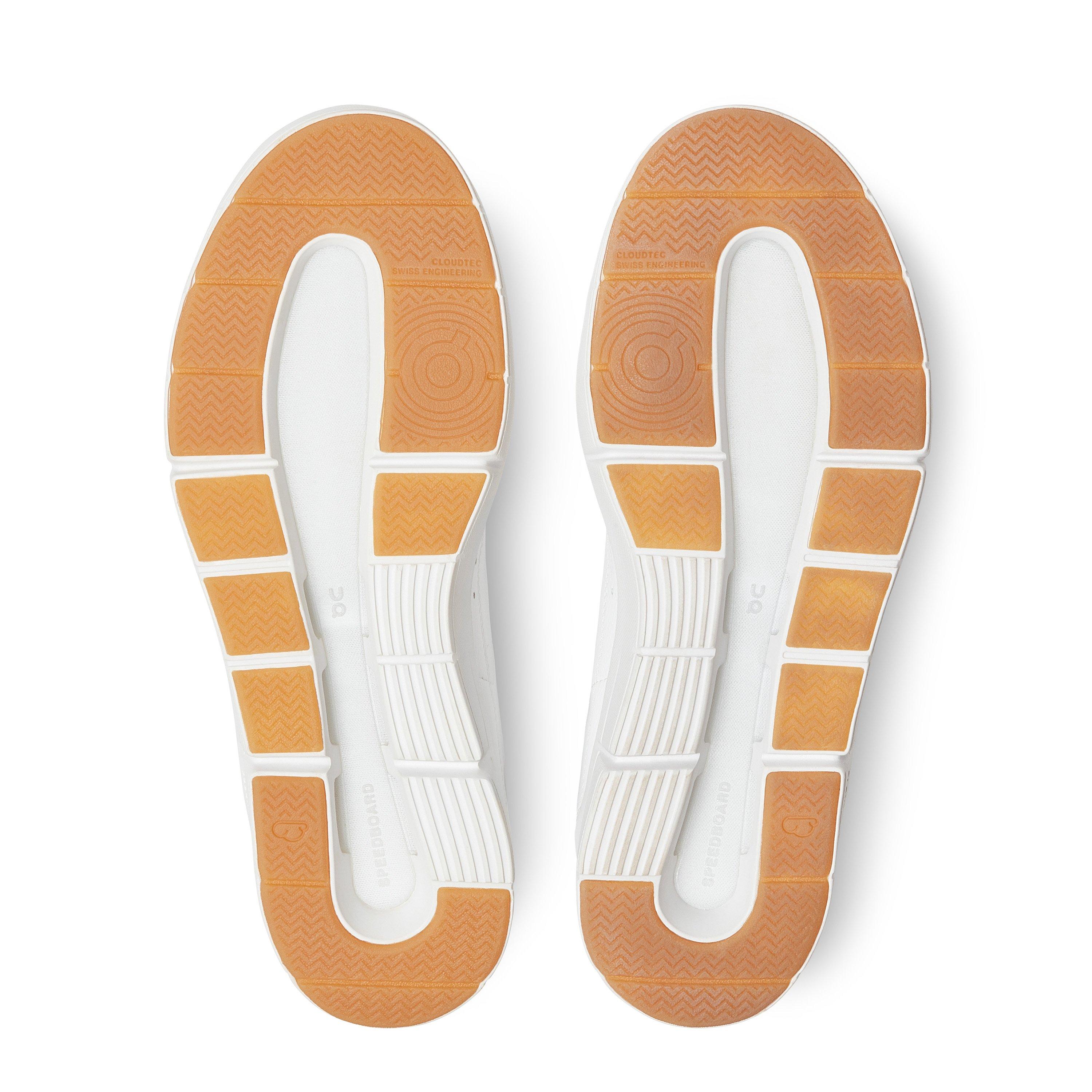 White Gum - On - Roger Centre Court - 6